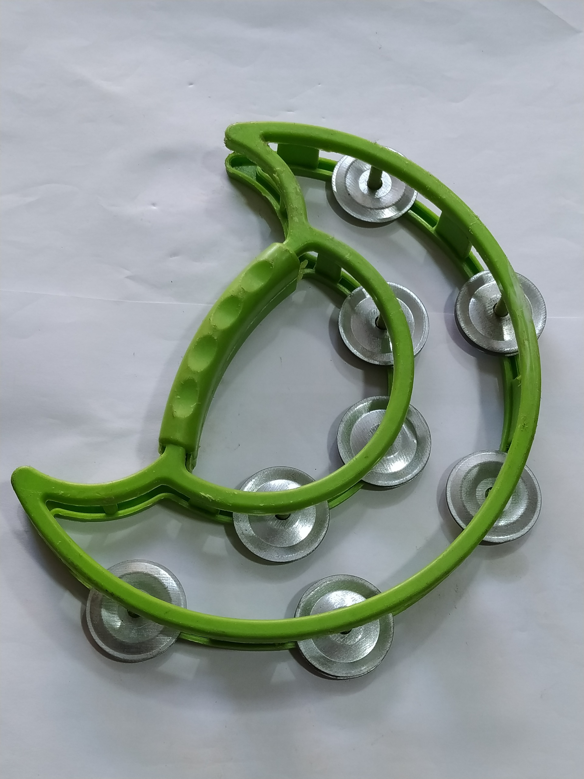 تمبورین یا ساز کوبه ای مخصوص جشنهای عروسی