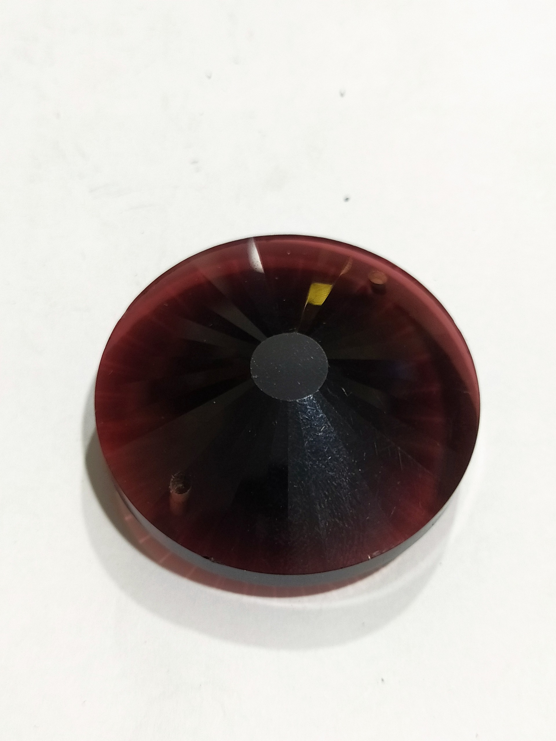 نگین بزرگ خوشرنگ تراش