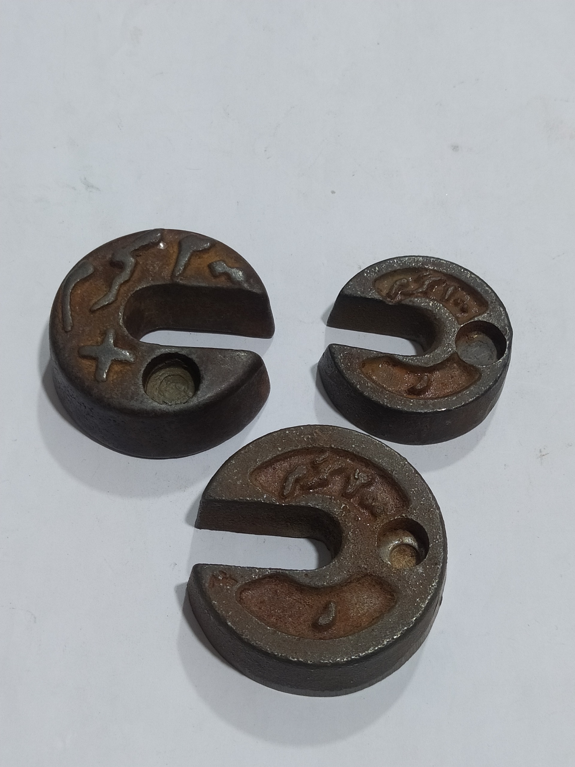 سه عدد وزنه ترازو قدیمی