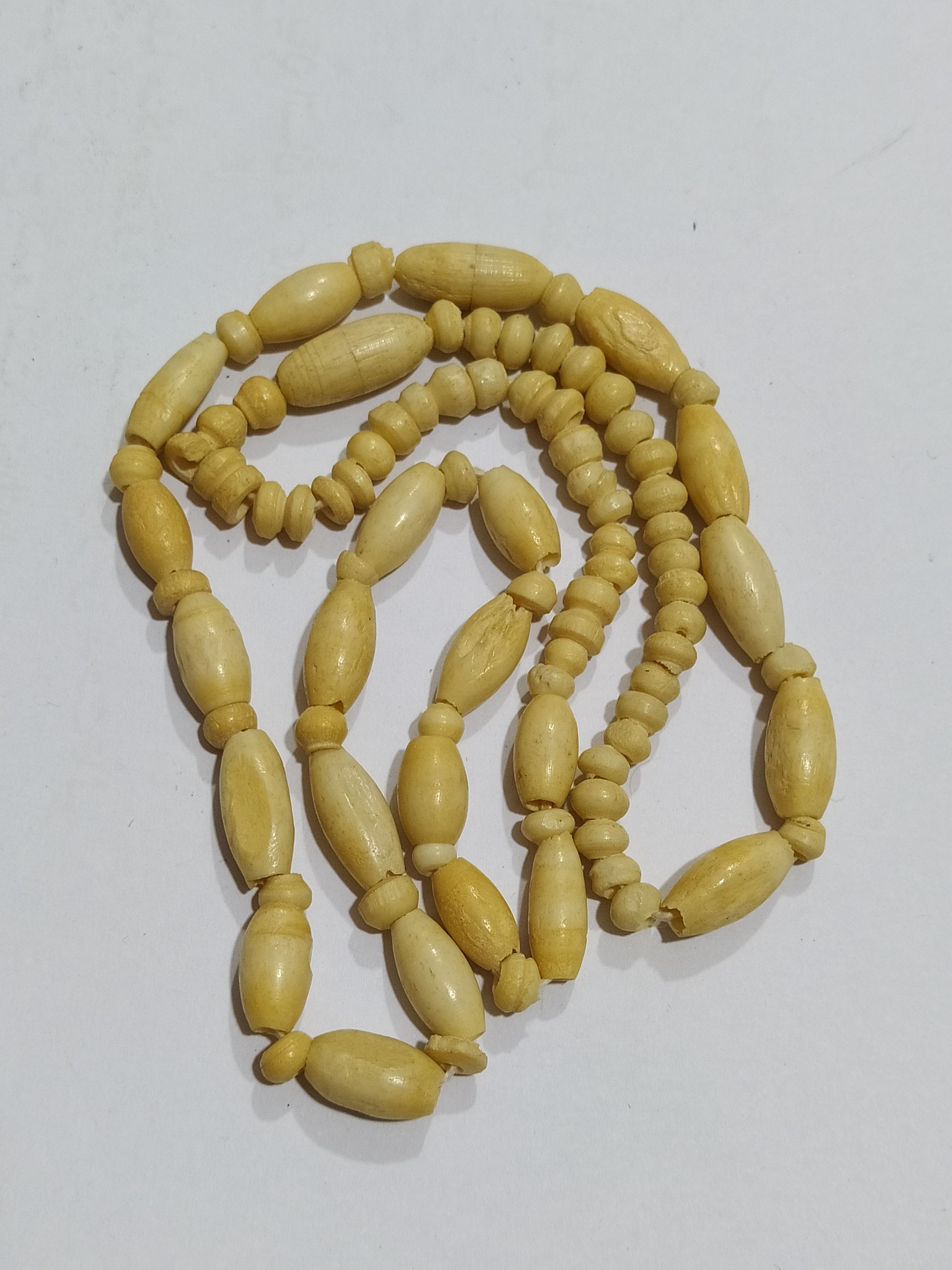 آویز مهره های استخوانی