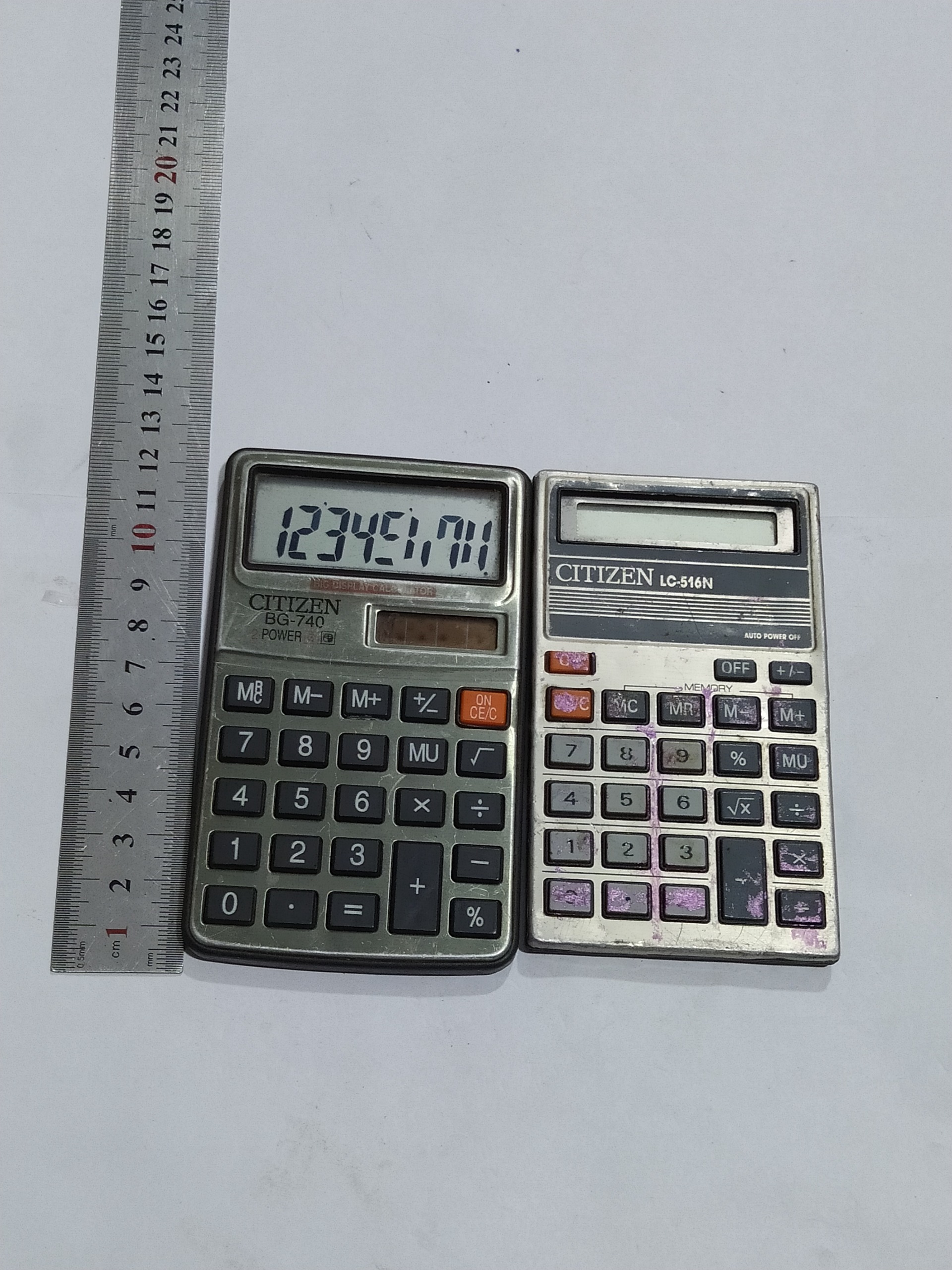 دو عدد ماشین حساب قدیمی سیتیزن