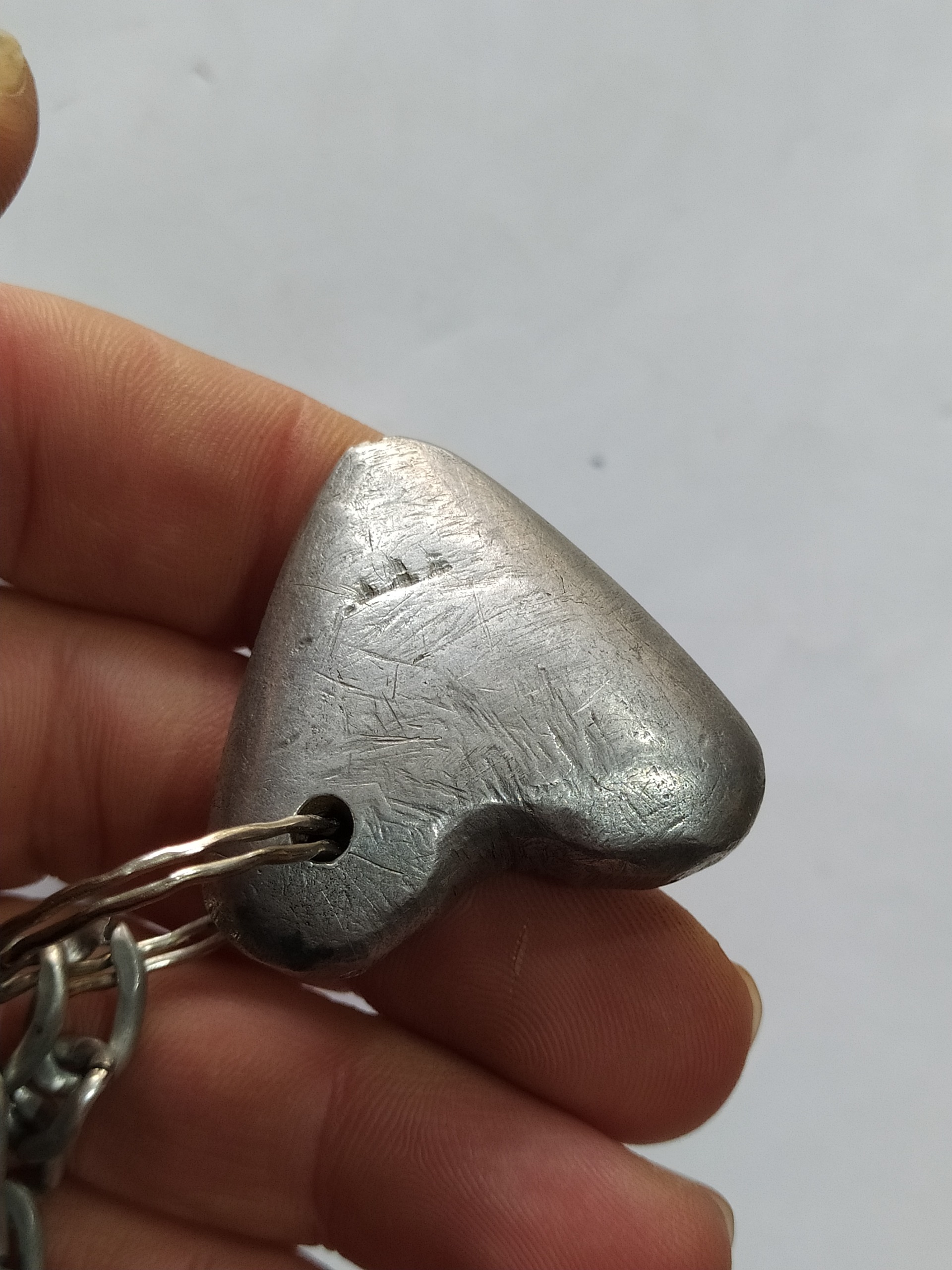 آویز قلب دستساز با زنجیر