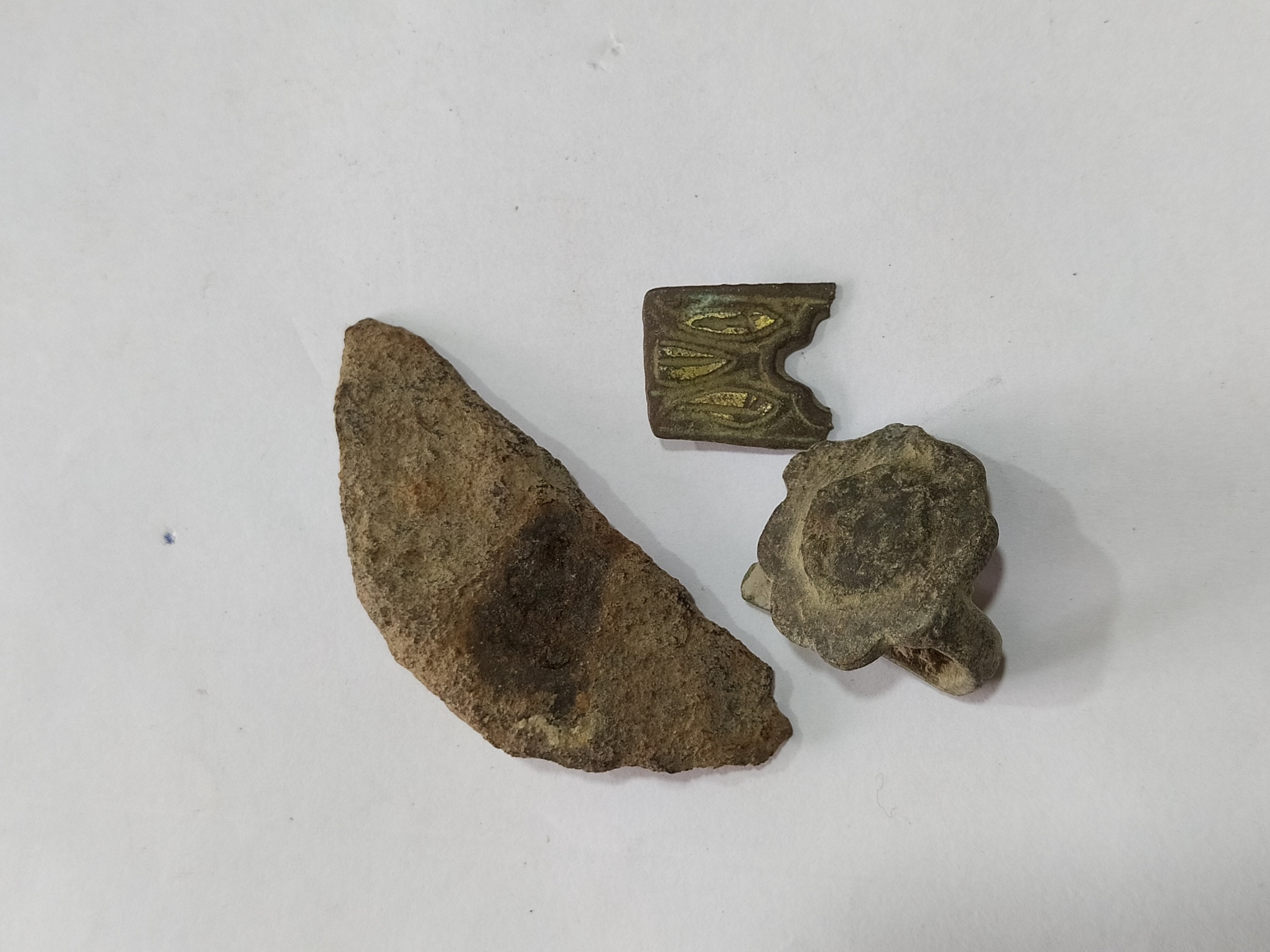 سه قطعه وسیله قدیمی کهنه