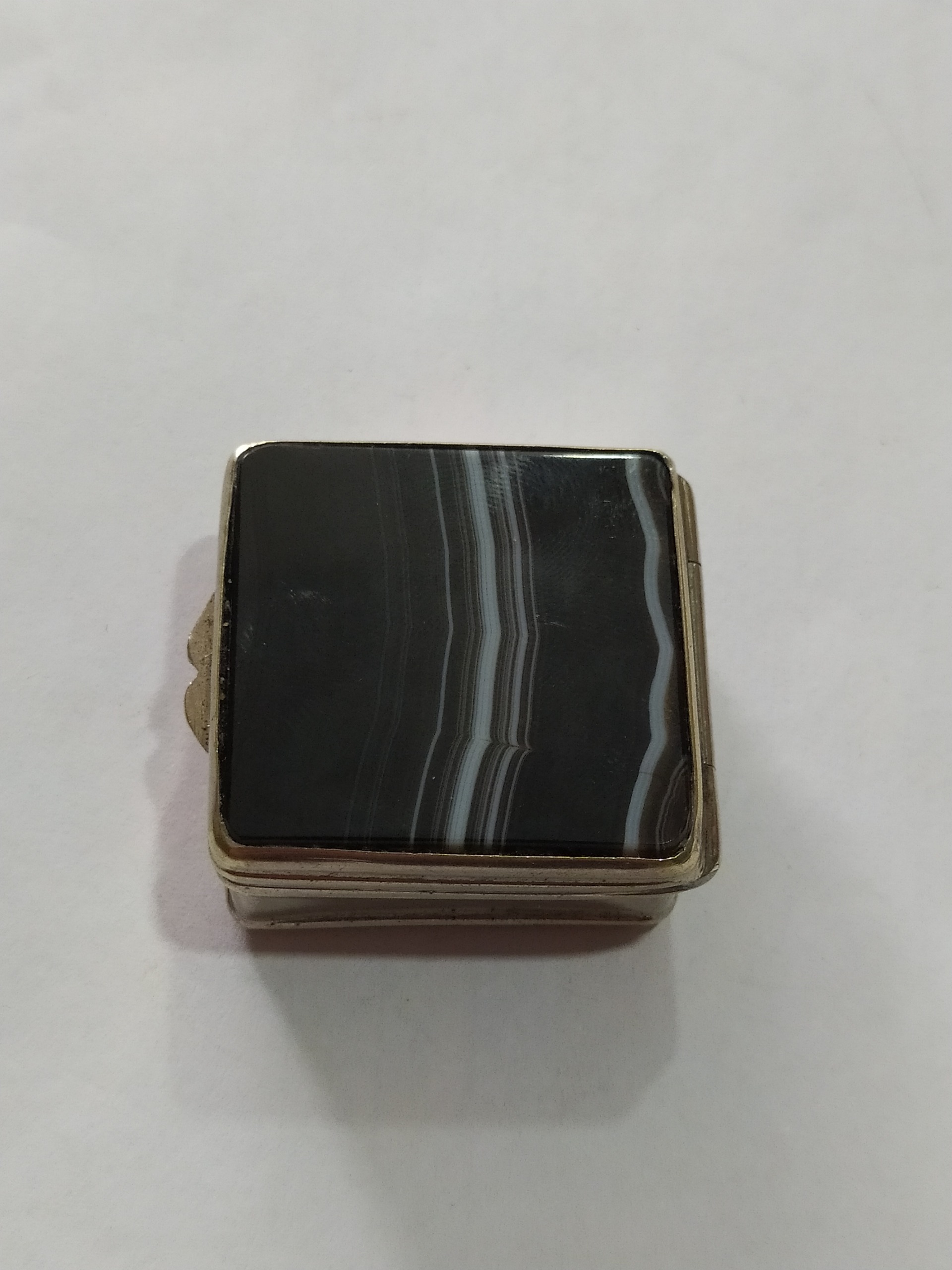 حبدان ساخته شده از سنگ عقیق سلیمانی فاخر و بی نظیر