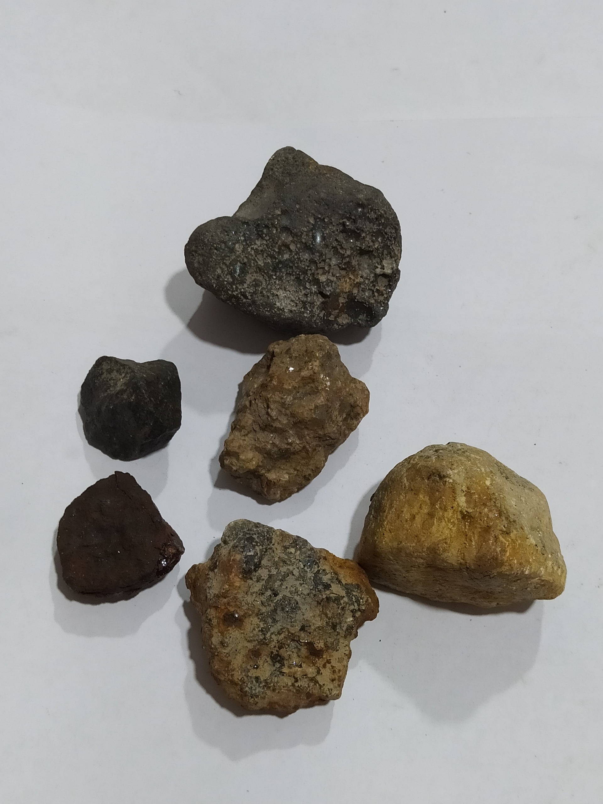 سنگ های راف معدنی خاص کلکسیونی مشکوک