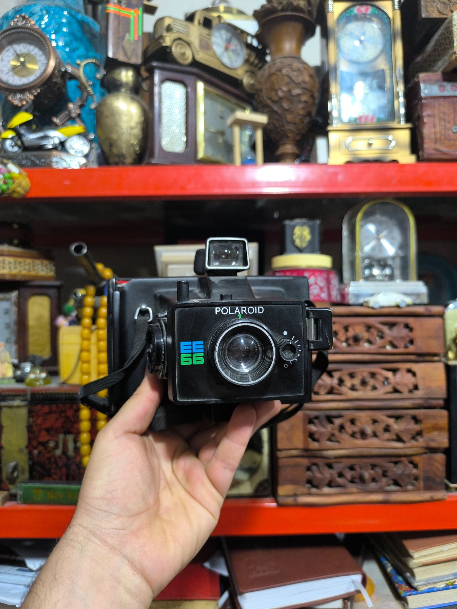 دوربین عکاسی قدیمی پولاراید polaroid