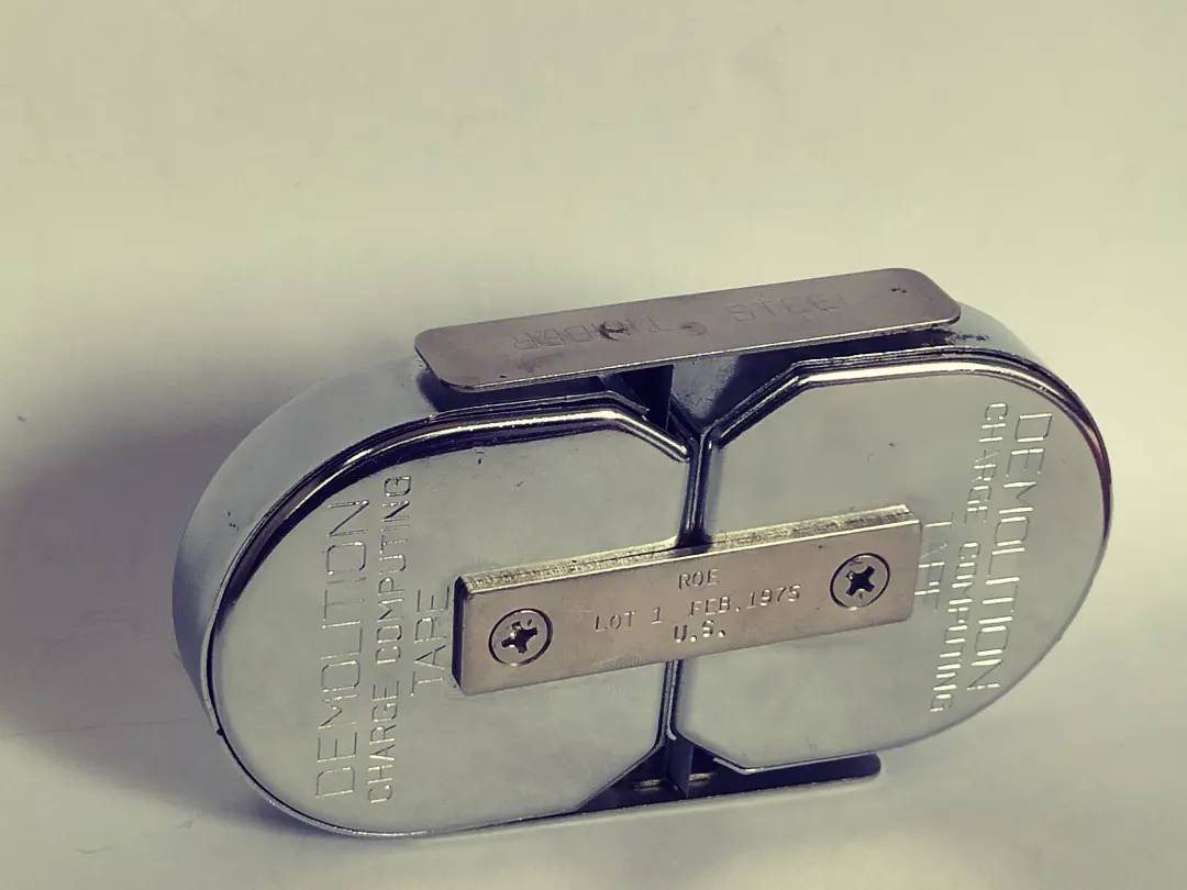 متر ثبت عمق انفجار متعلق به ارتش آمریکا 1975