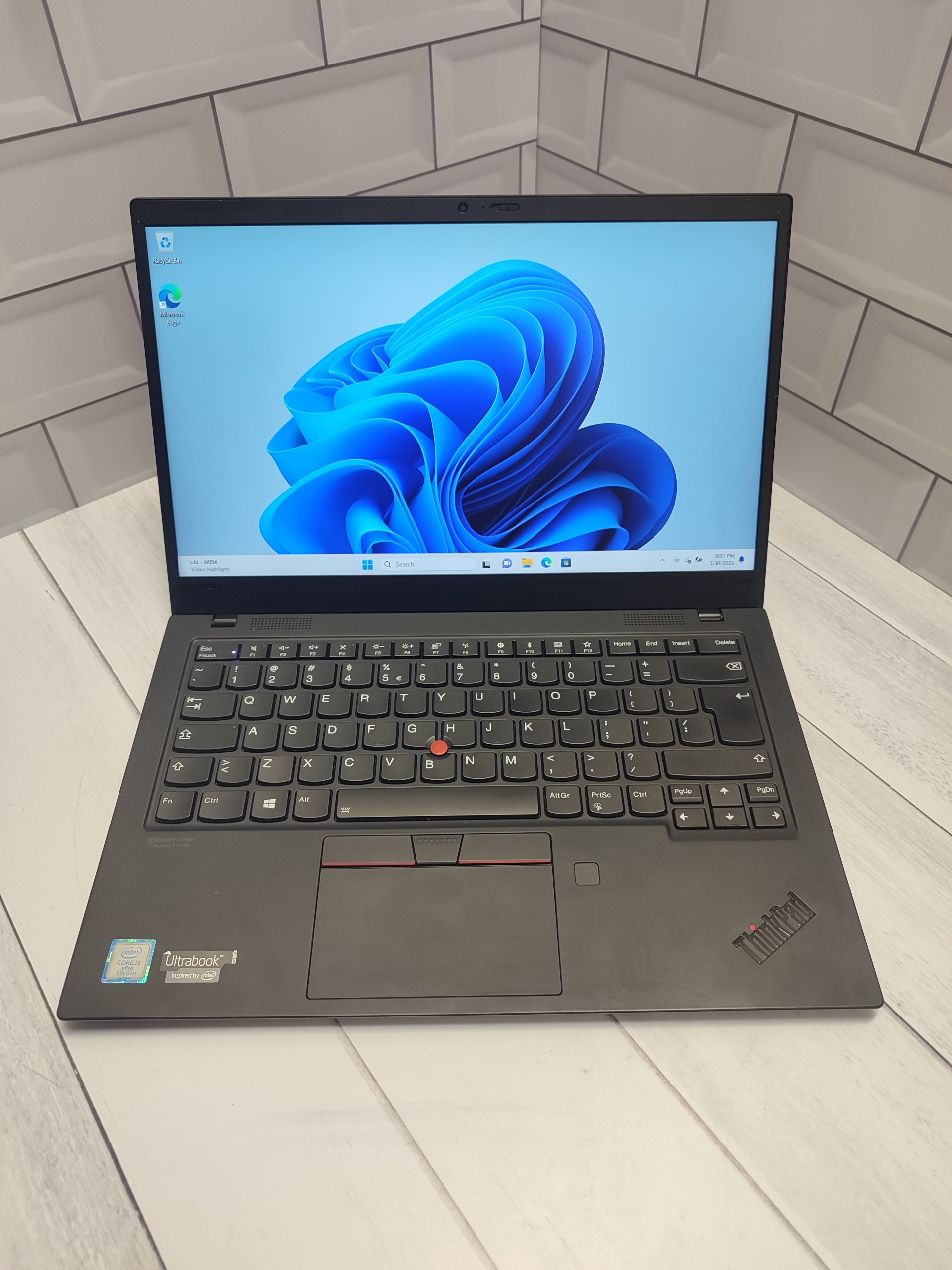 لپ تاپ Lenovo مدل x1 carbon برنامه نویسی و سبک