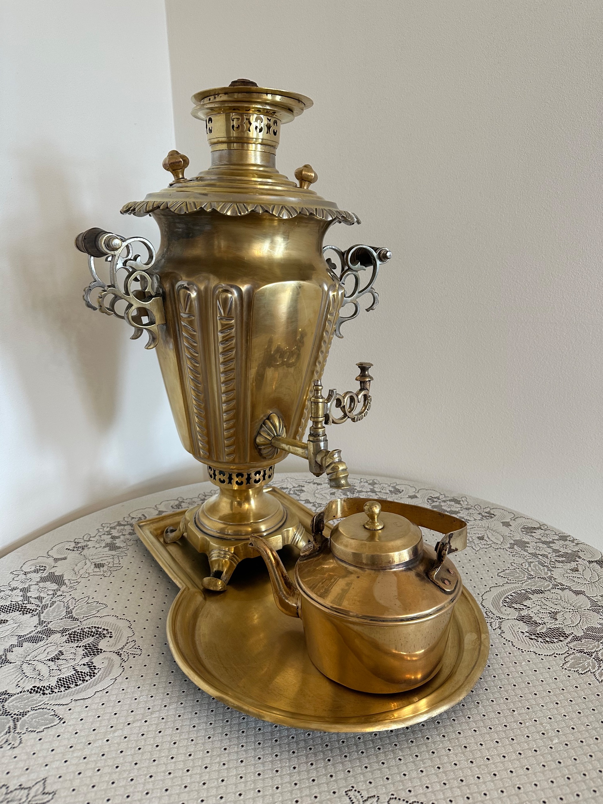 سماور برنزی 150 ساله روسی