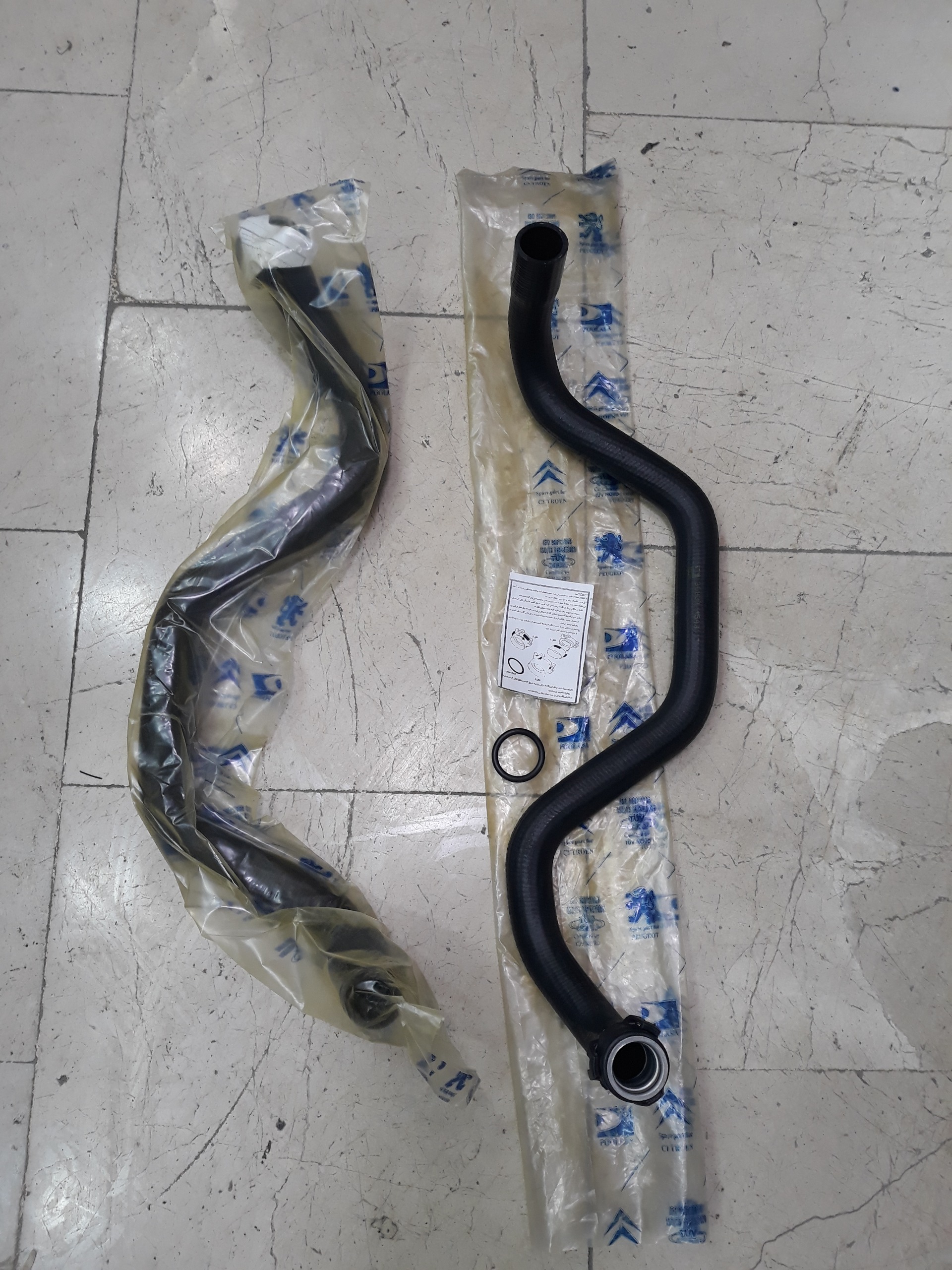 شیلنگ پایین آب رادیاتور پژو405خاری مارک پولاسا