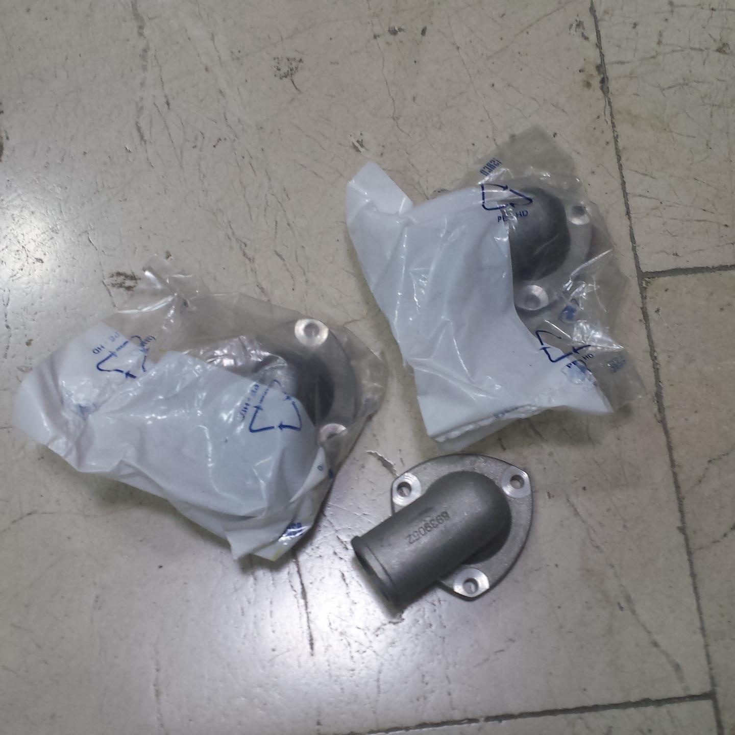 درپوش فلزی بالای ترموستات سمند موتور ملی ایساکو