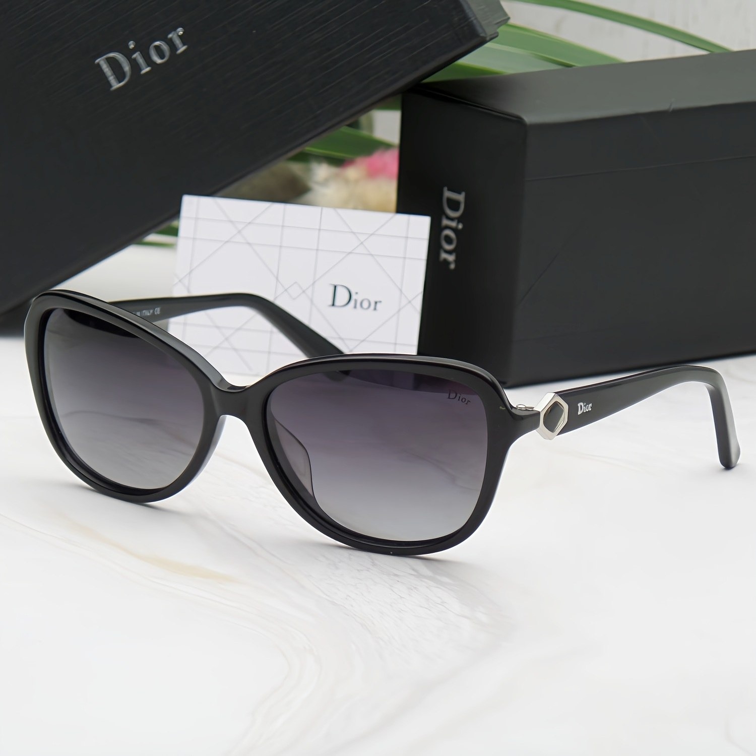 عینک آفتابی زنانه لوکس و ترند دیور DIOR DIAMOND 24