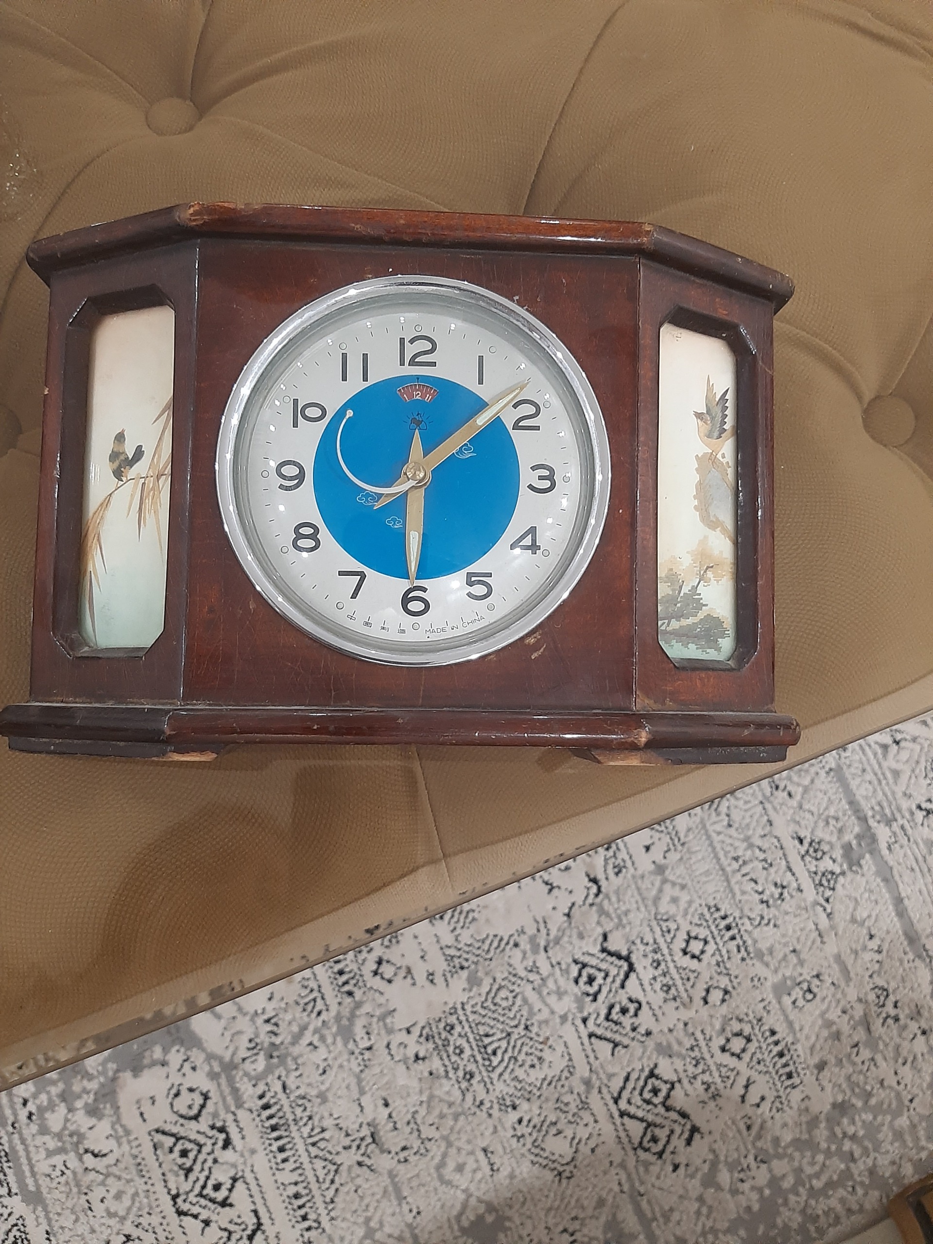 ساعت رومیزی قدیمی