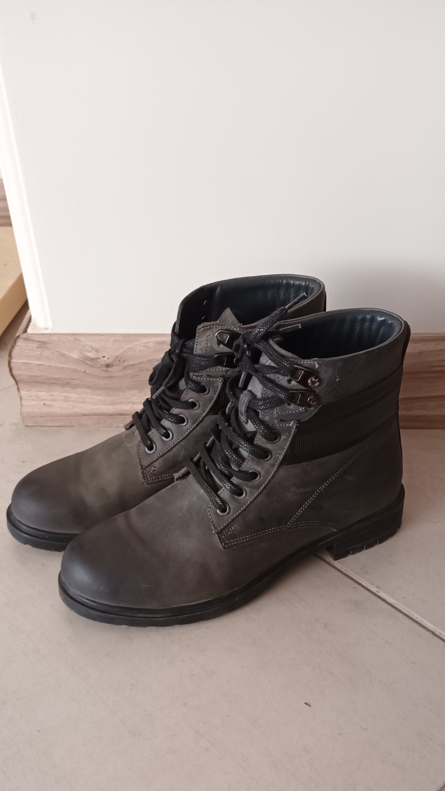 نیم بوت چرم طبیعی زنانه مارک هیلر سایز 39