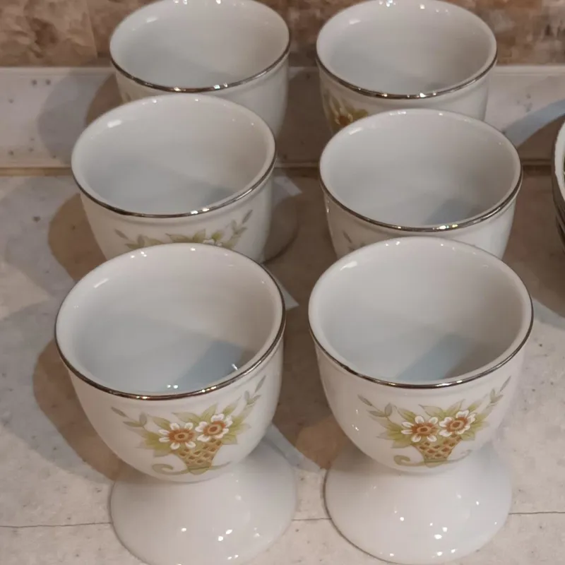 تخم مرغ خوری قدیمی چینی طرح ویکتوریا نو