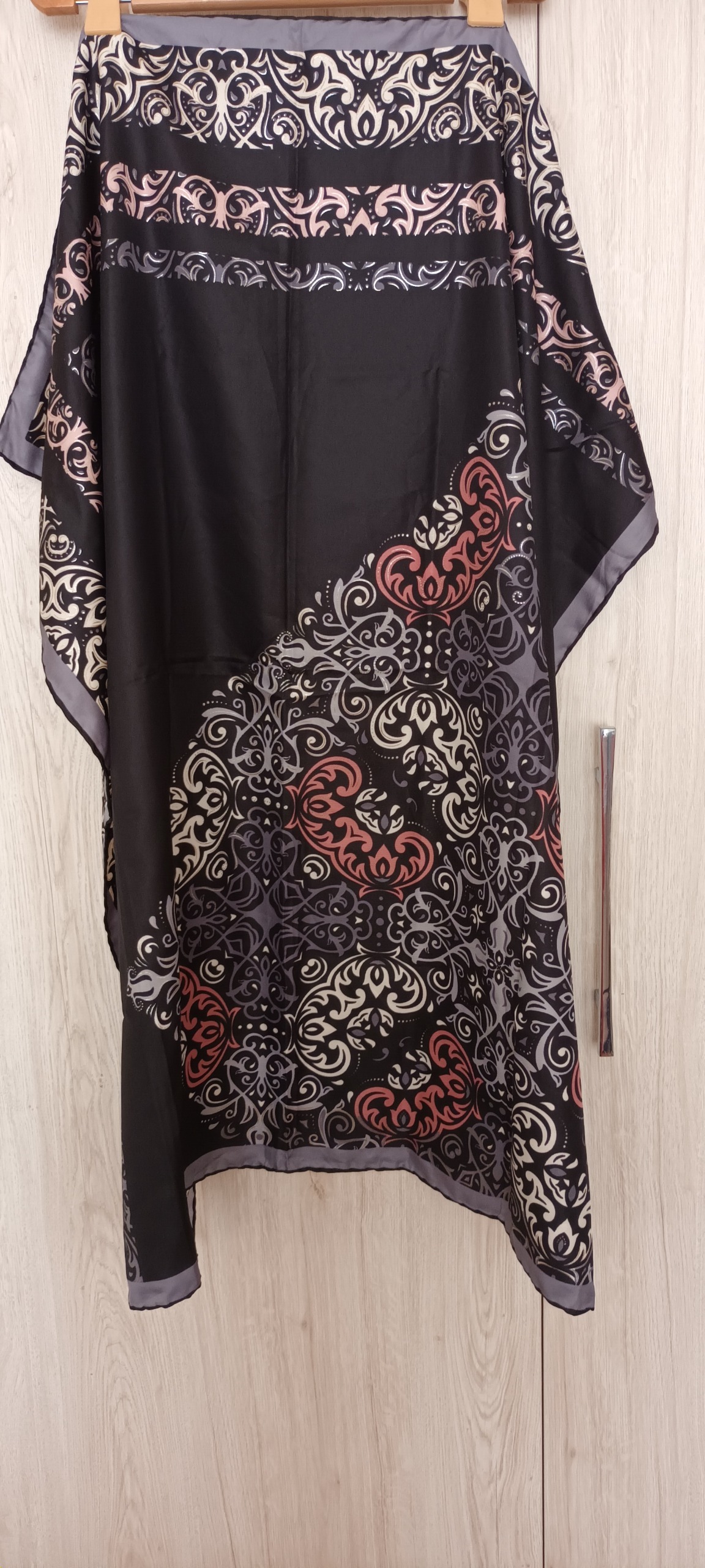 روسری مشکی طرح سنتی ال سی وایکیکی lcwaikiki