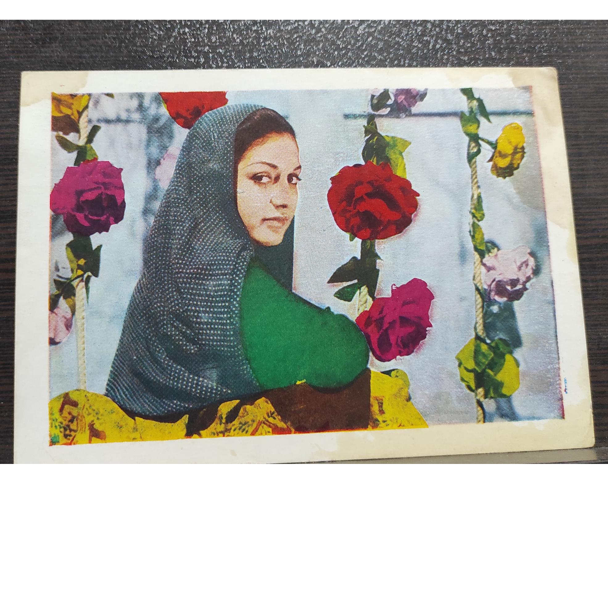 کارت پستال خواننده گوگوش دهه 40