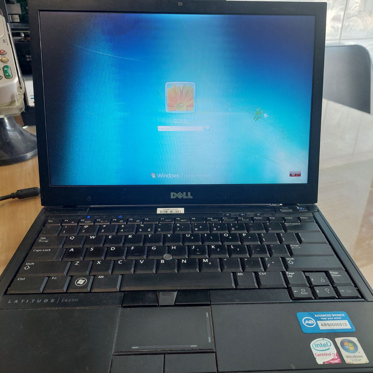 لپ تاپ dell latitude e4300 P9400