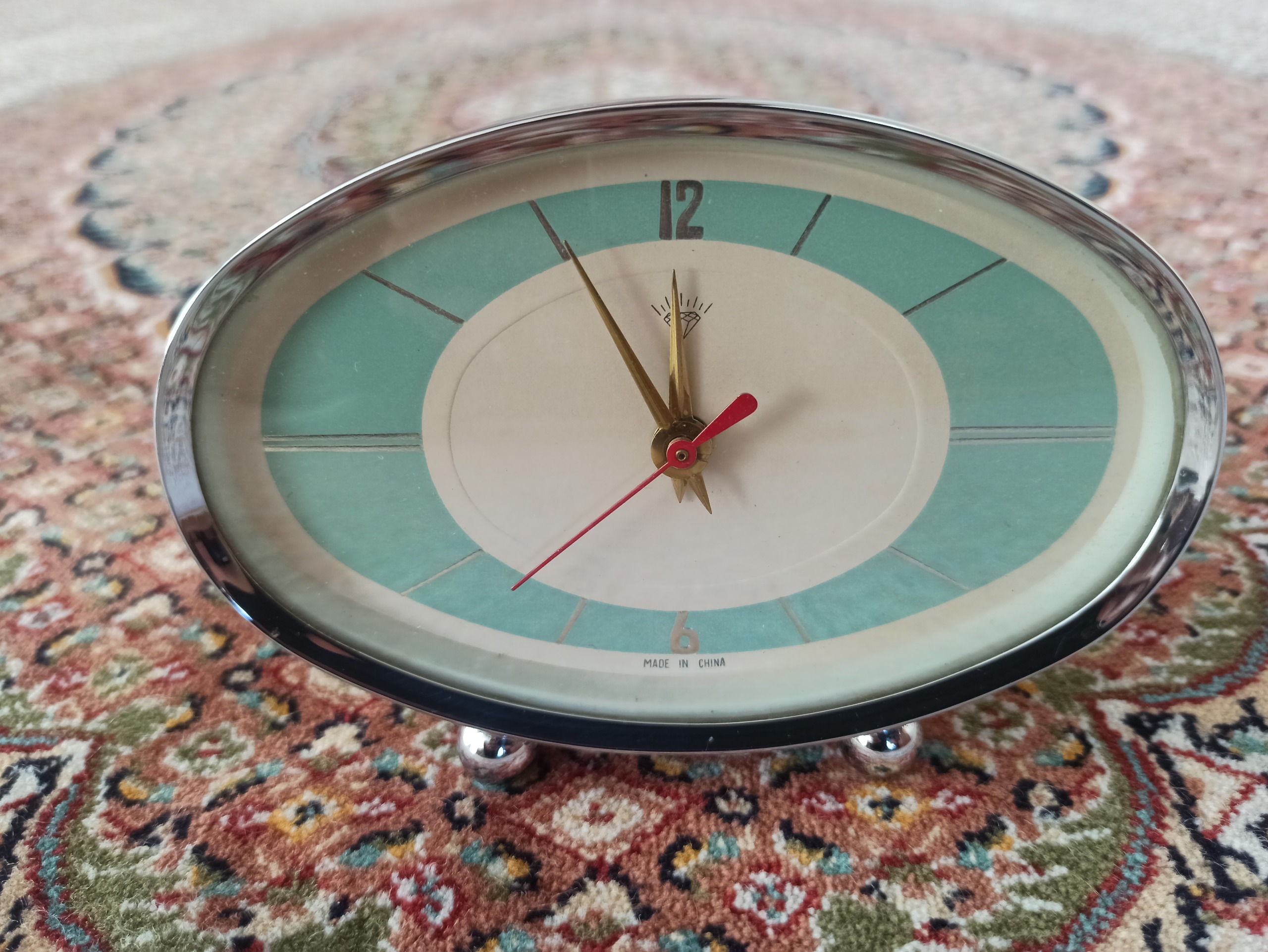ساعت رومیزی قدیمی