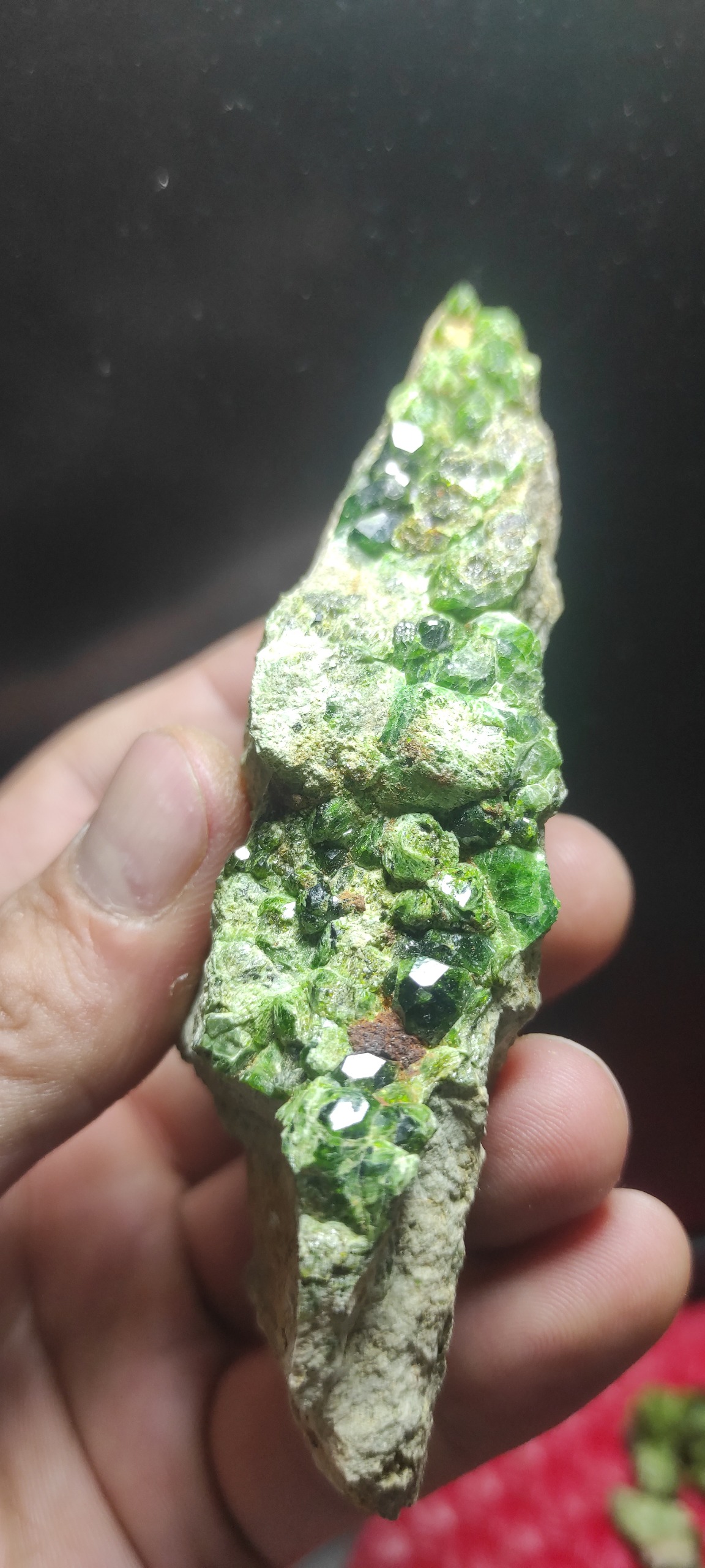 سنگ معدنی راف گارنت سبز دمانتویید ،کلکسیونی