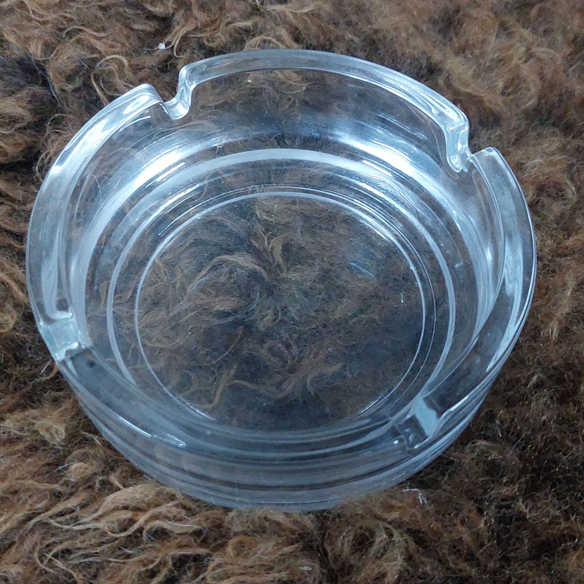 زیرسیگاری بلوری بزرگ