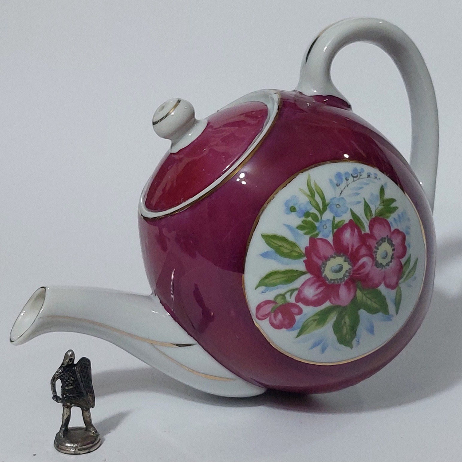 قوری لاکی قدیمی