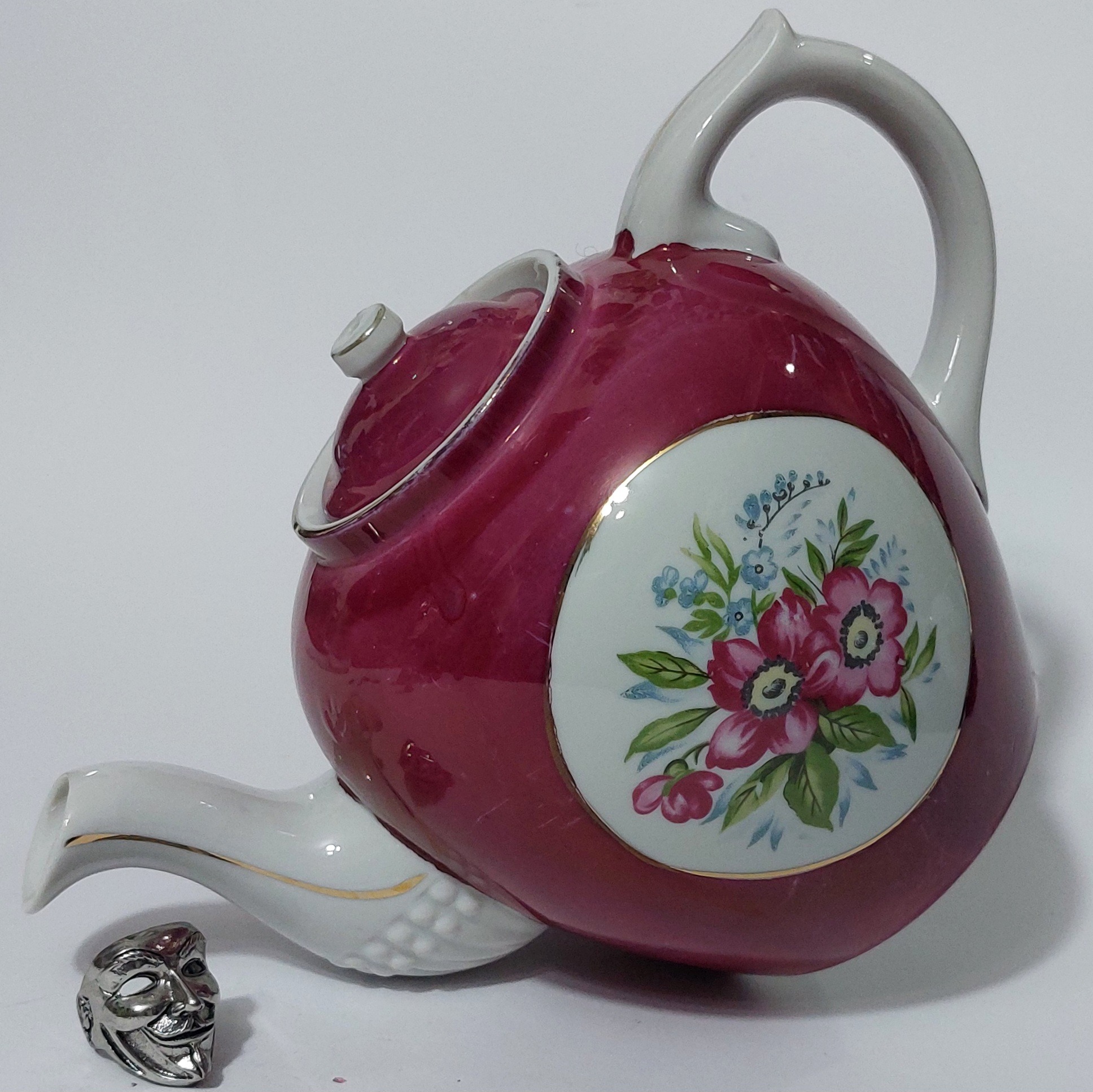 قوری هیئتی قدیمی