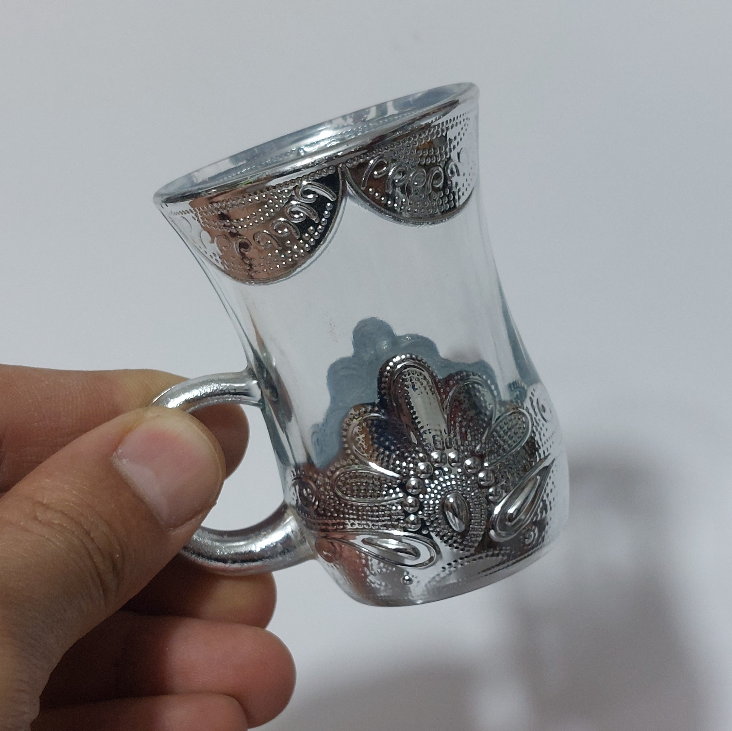 استکان کمر باریک