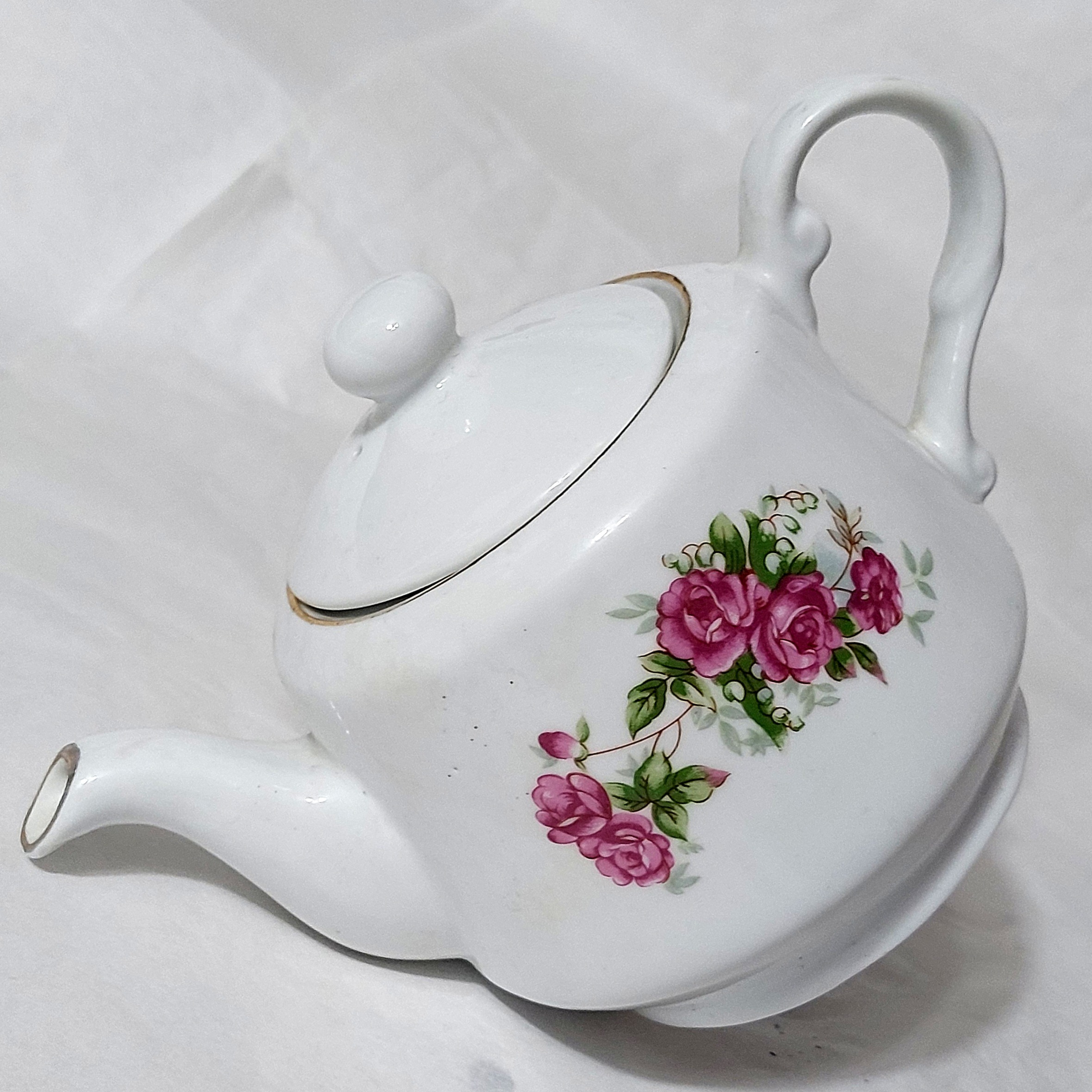 قور گلسرخی قدیمی