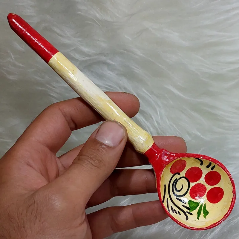 قاشق چوبی طرح روسی