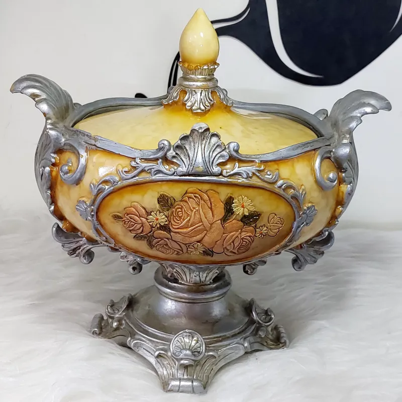 ظرف آجیل و شکلات