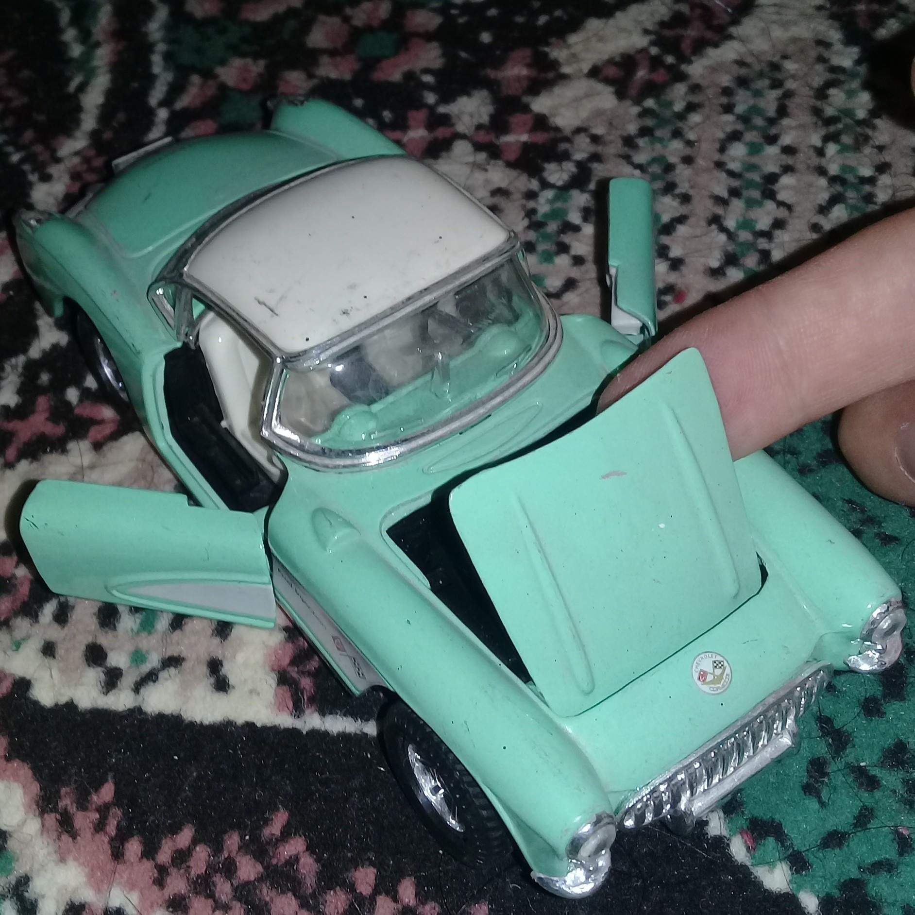 ماکت ماشین فلزی شورلت 1957 (با هزینه ارسال)