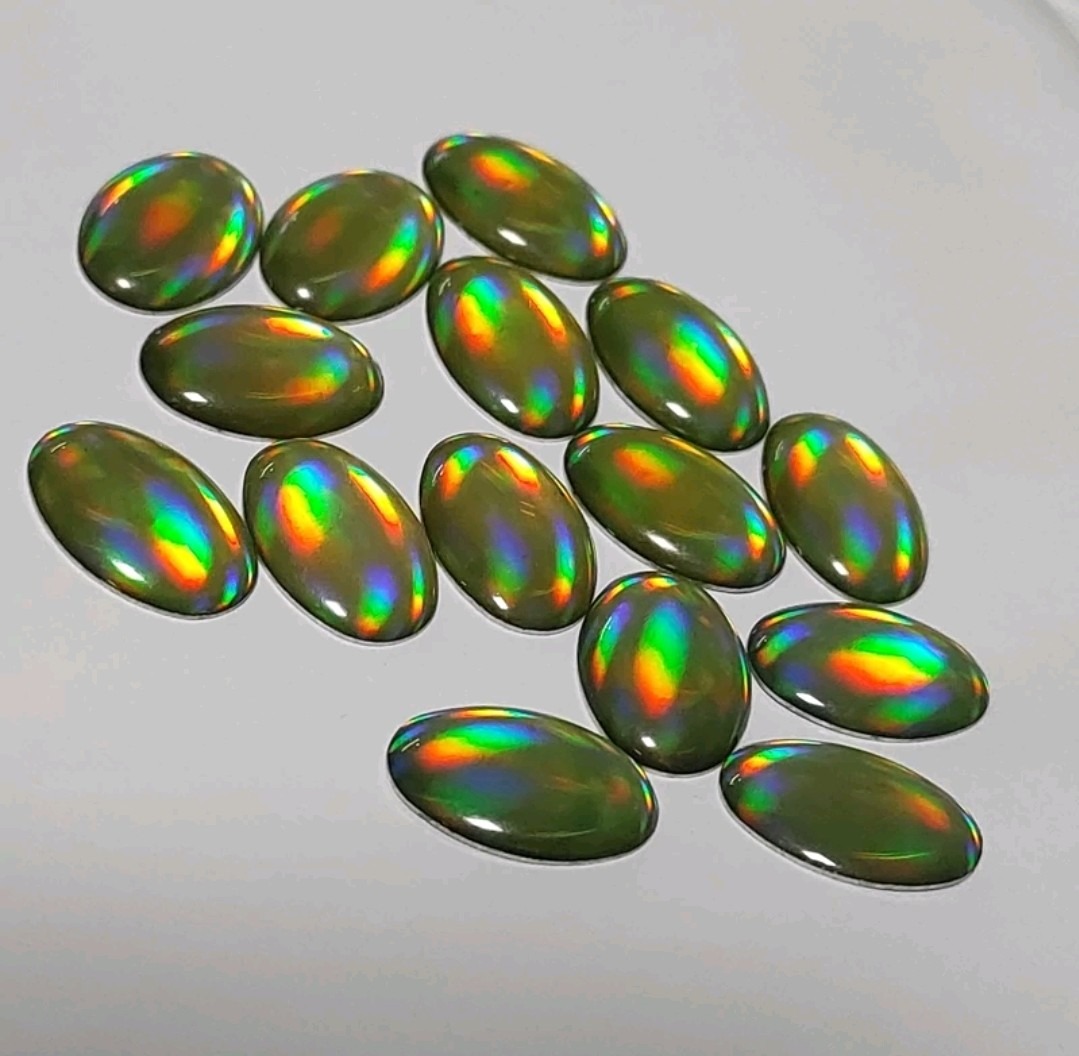 نگین اپال سبز پرتلالو سنتیک زیبا