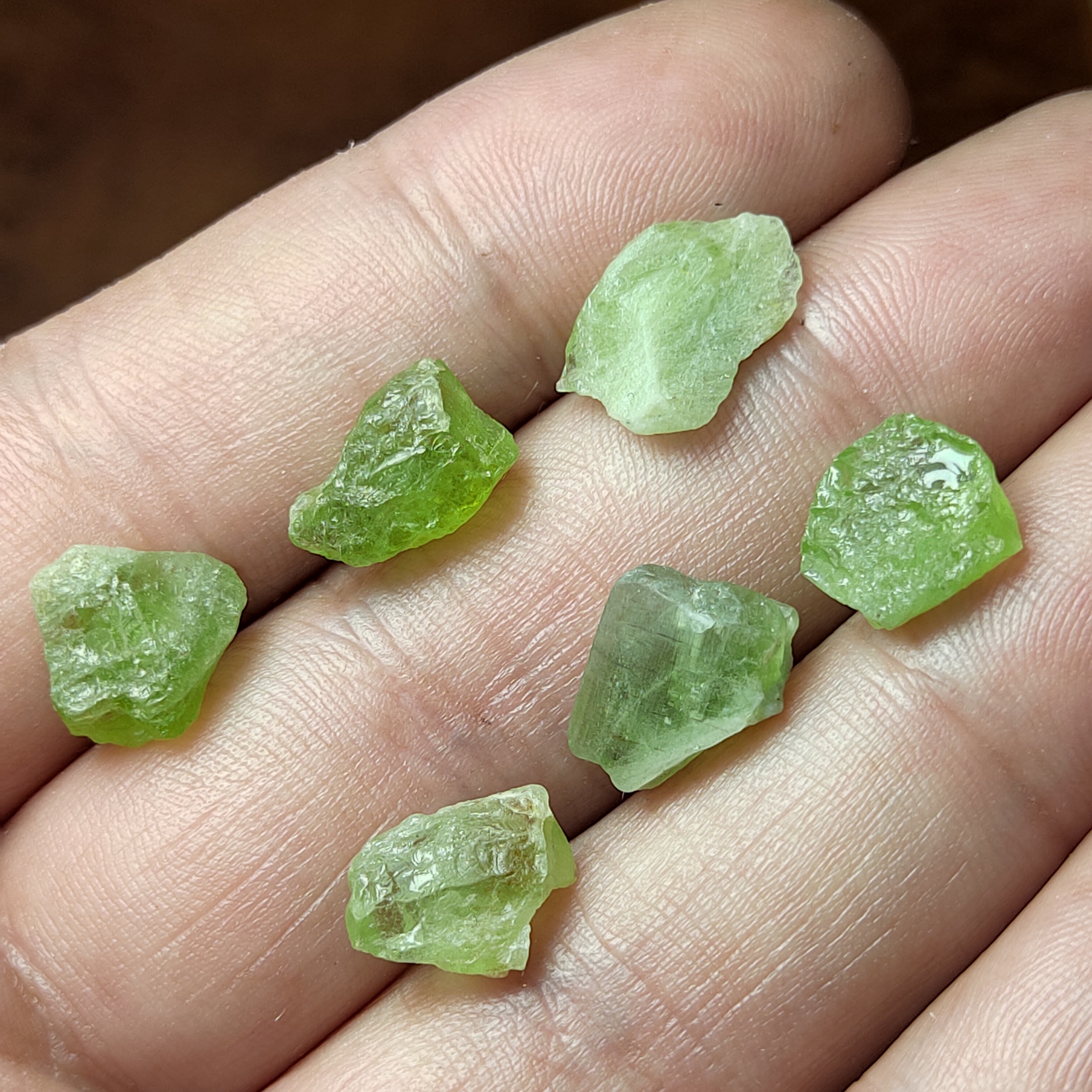 6 قطعه بلور سنگ زبرجد درجه 1 پاکستان