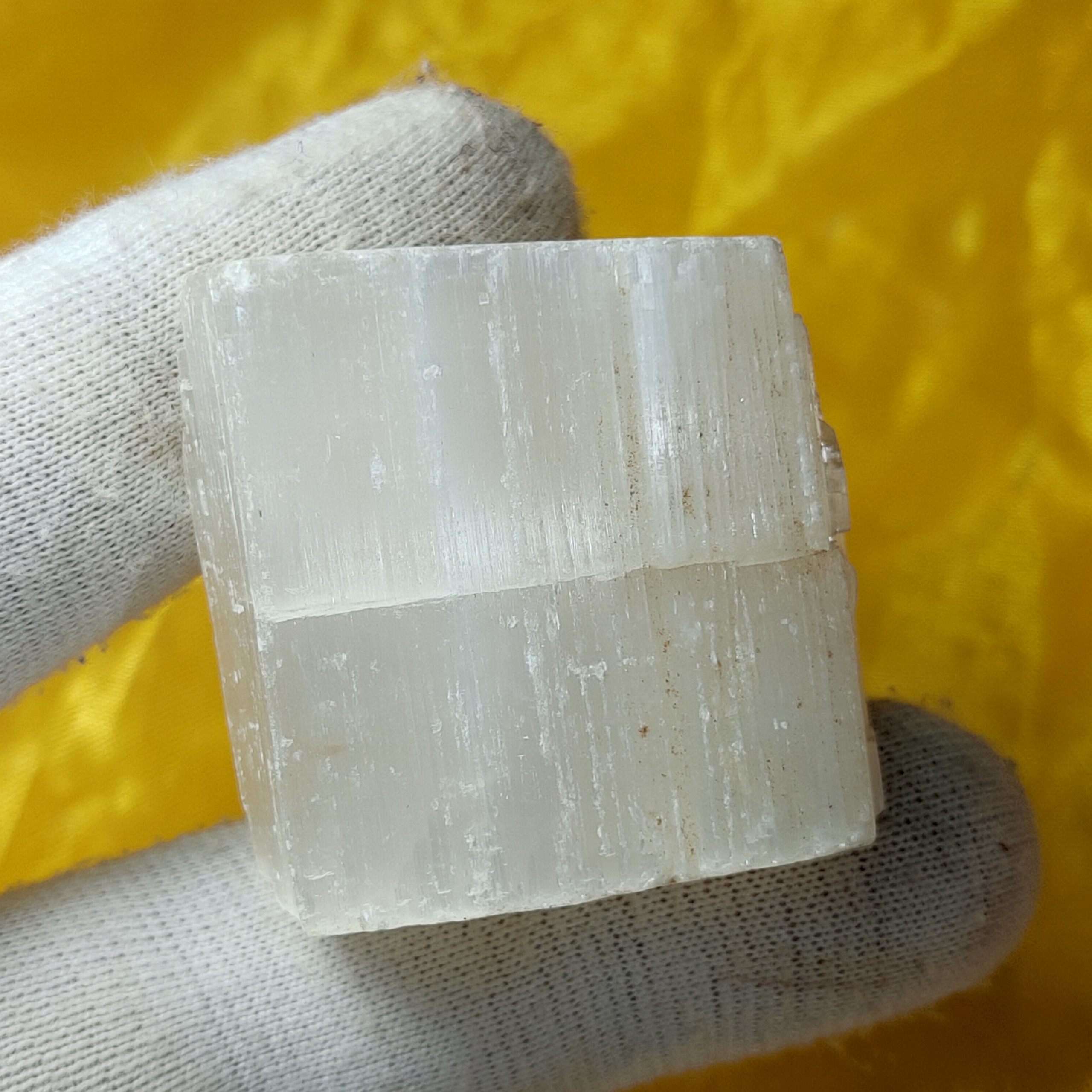 قطعه 32 گرمی سنگ معدنی سلنایت درجه یک