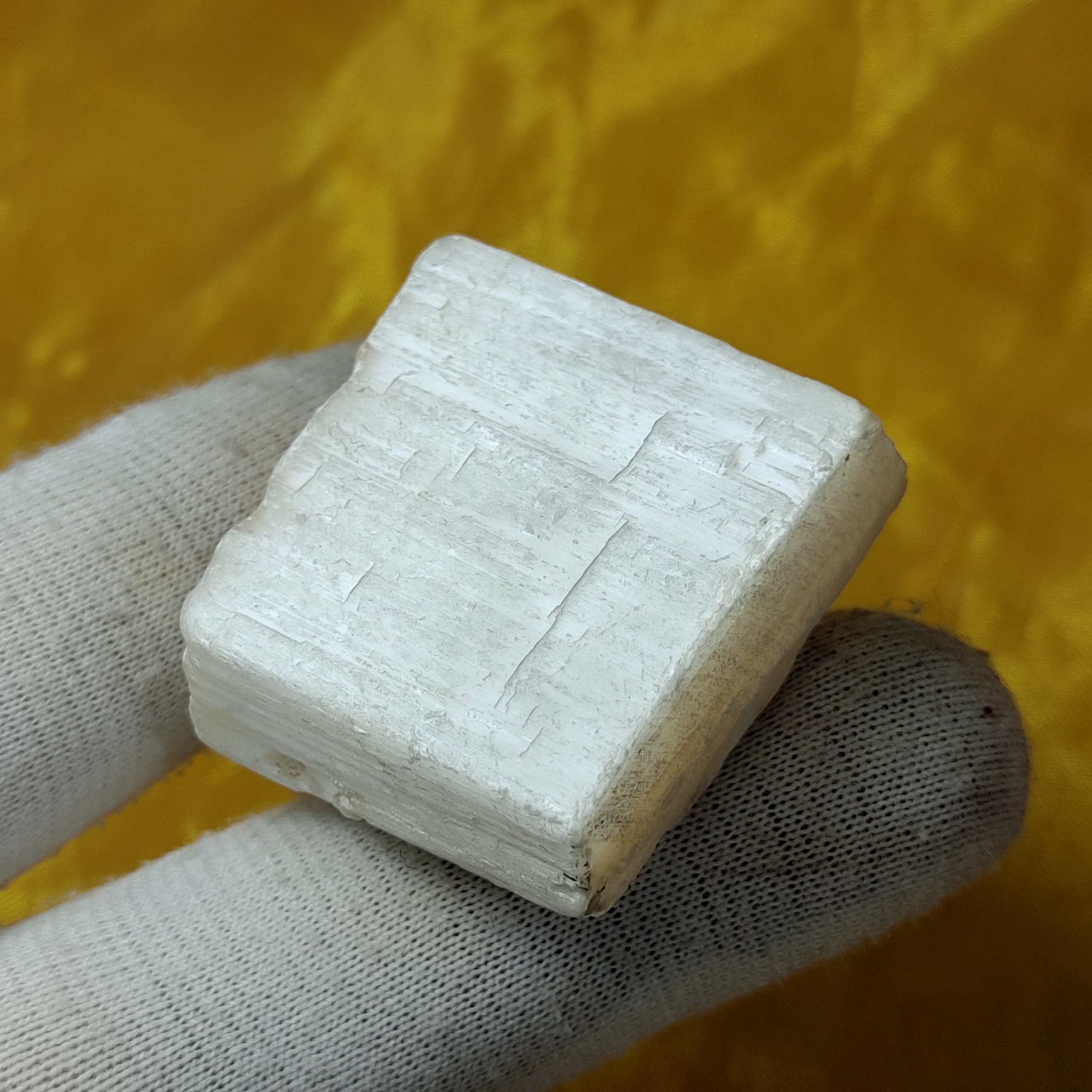 قطعه 35 گرمی سنگ سلنایت معدنی درجه یک مکعبی