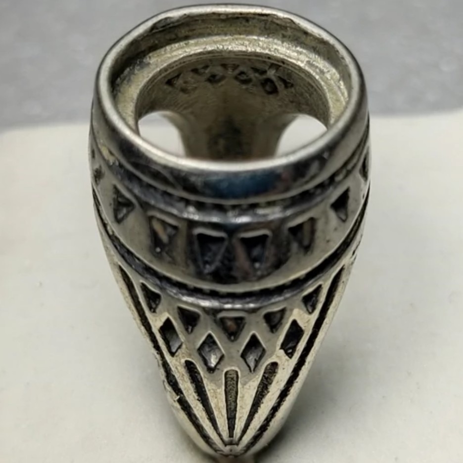 رکاب انگشتر عیارپایین نگین خور 13 در 11 میلیمتر