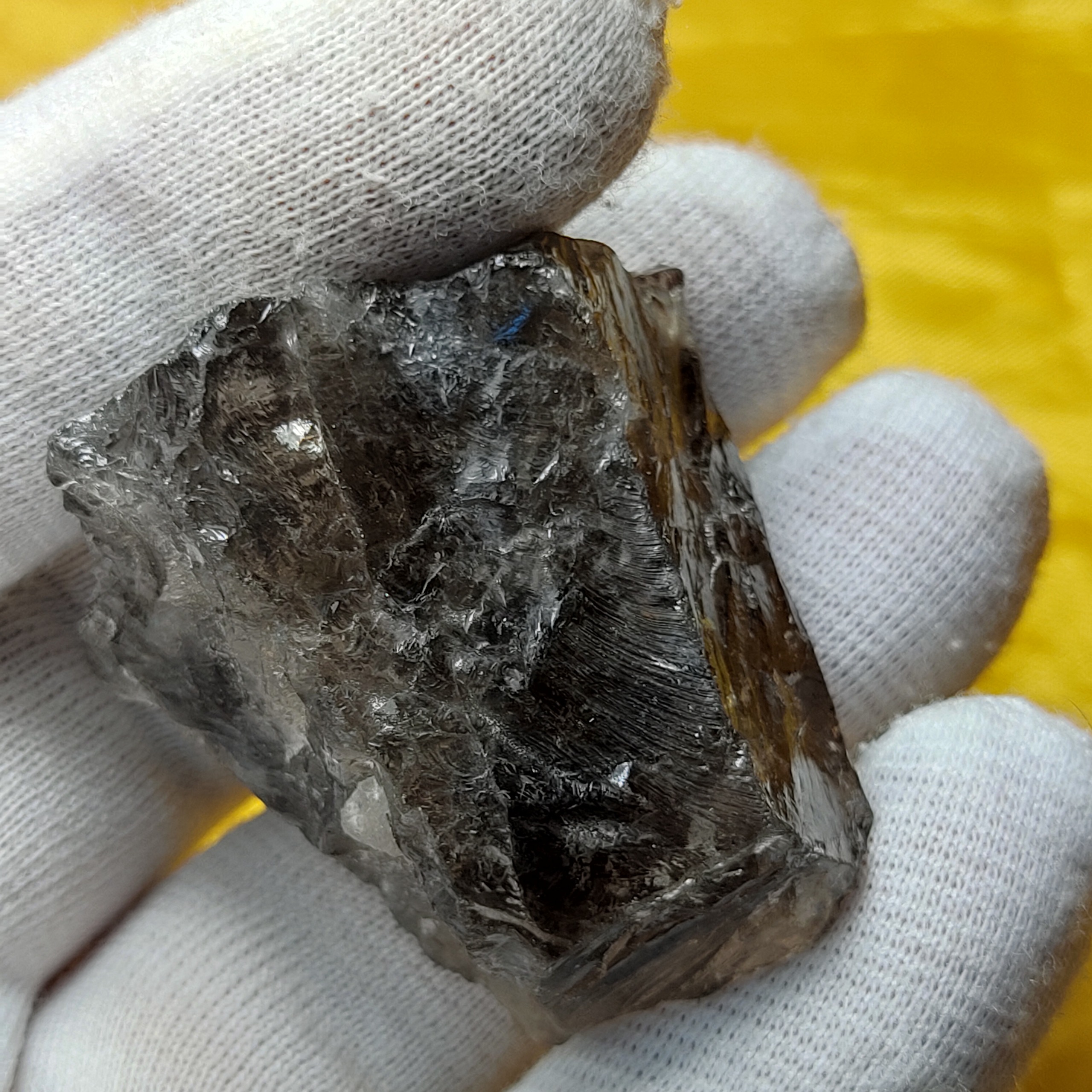 سنگ 41 گرمی کوارتز دودی زیبا و بینظیر