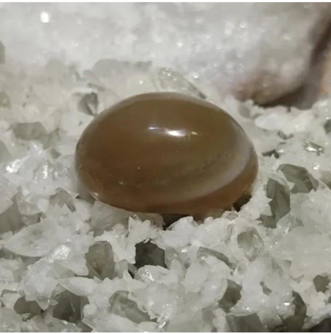 نگین جزع شن دار چند پوست تراش دامله