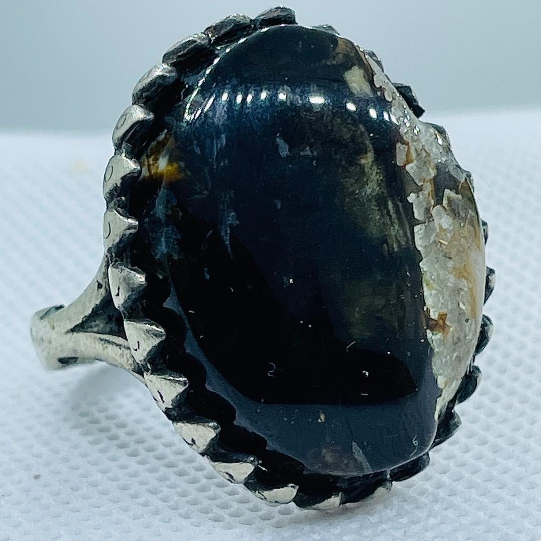 انگشتر گبری مهره تراش 200 ساله از جنس سنگ یسر