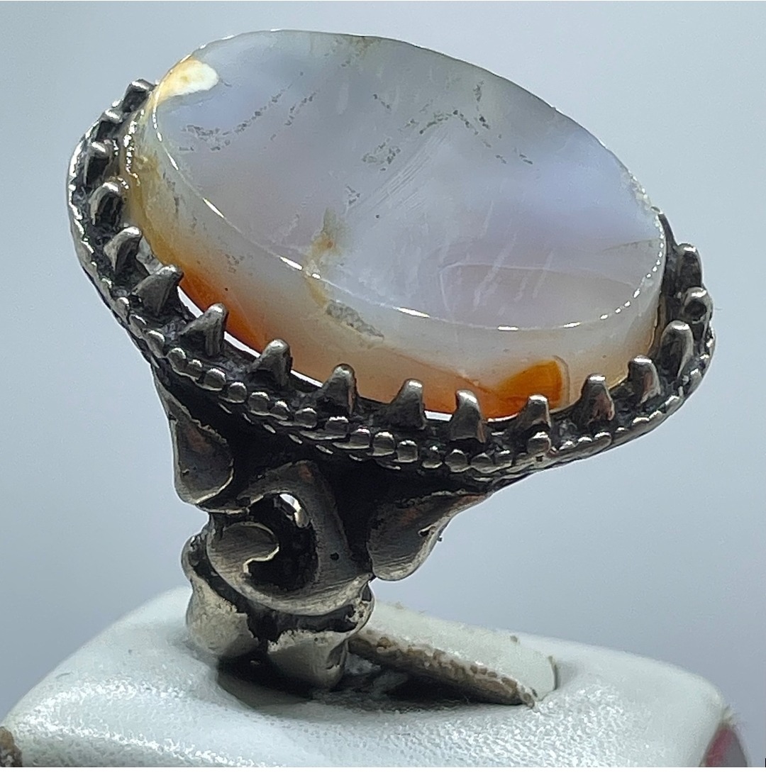 انگشتر کمیاب مرمرسفید رگه دار خونی بسیار خاص