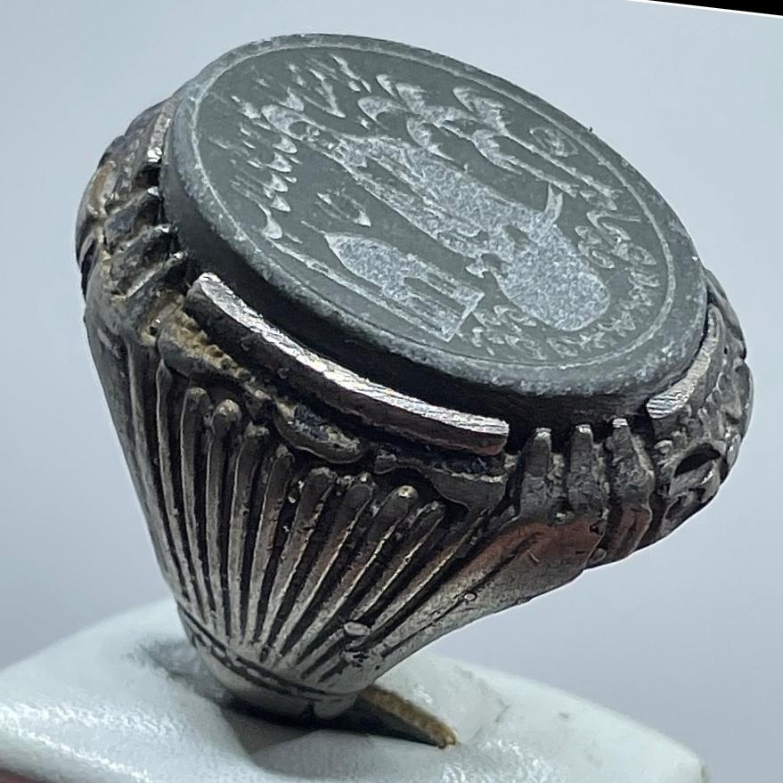 انگشتر یشم معدنی سبز حکاکی کلکسیونی