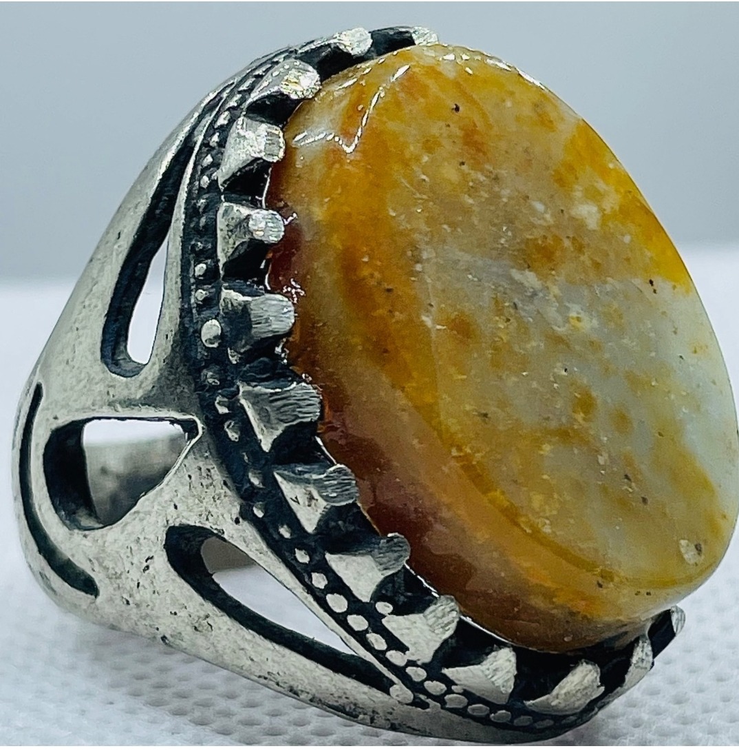 انگشتر کهربای بالتیکی زرد صمغ دیدنی و کمیاب