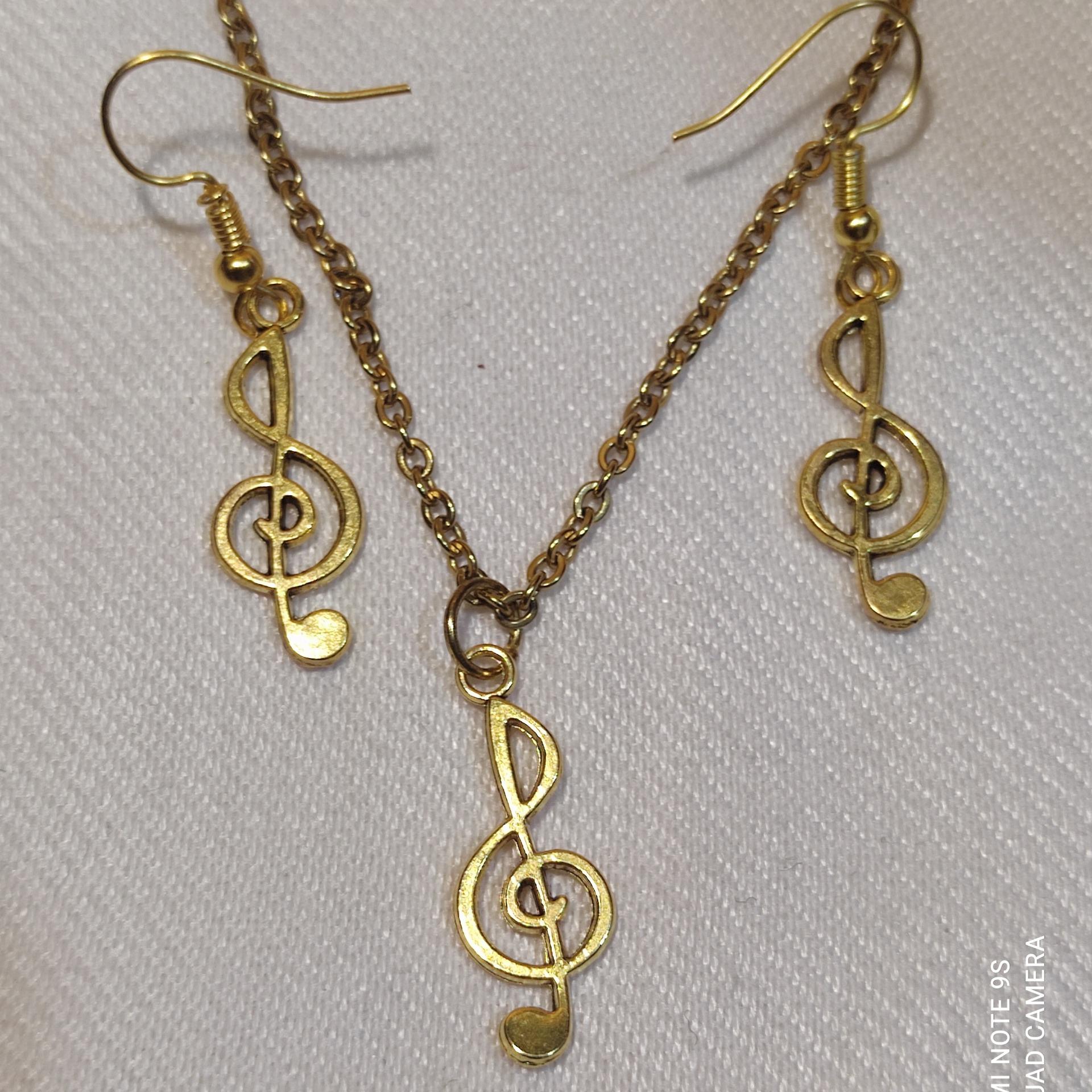 نیم ست طلایی