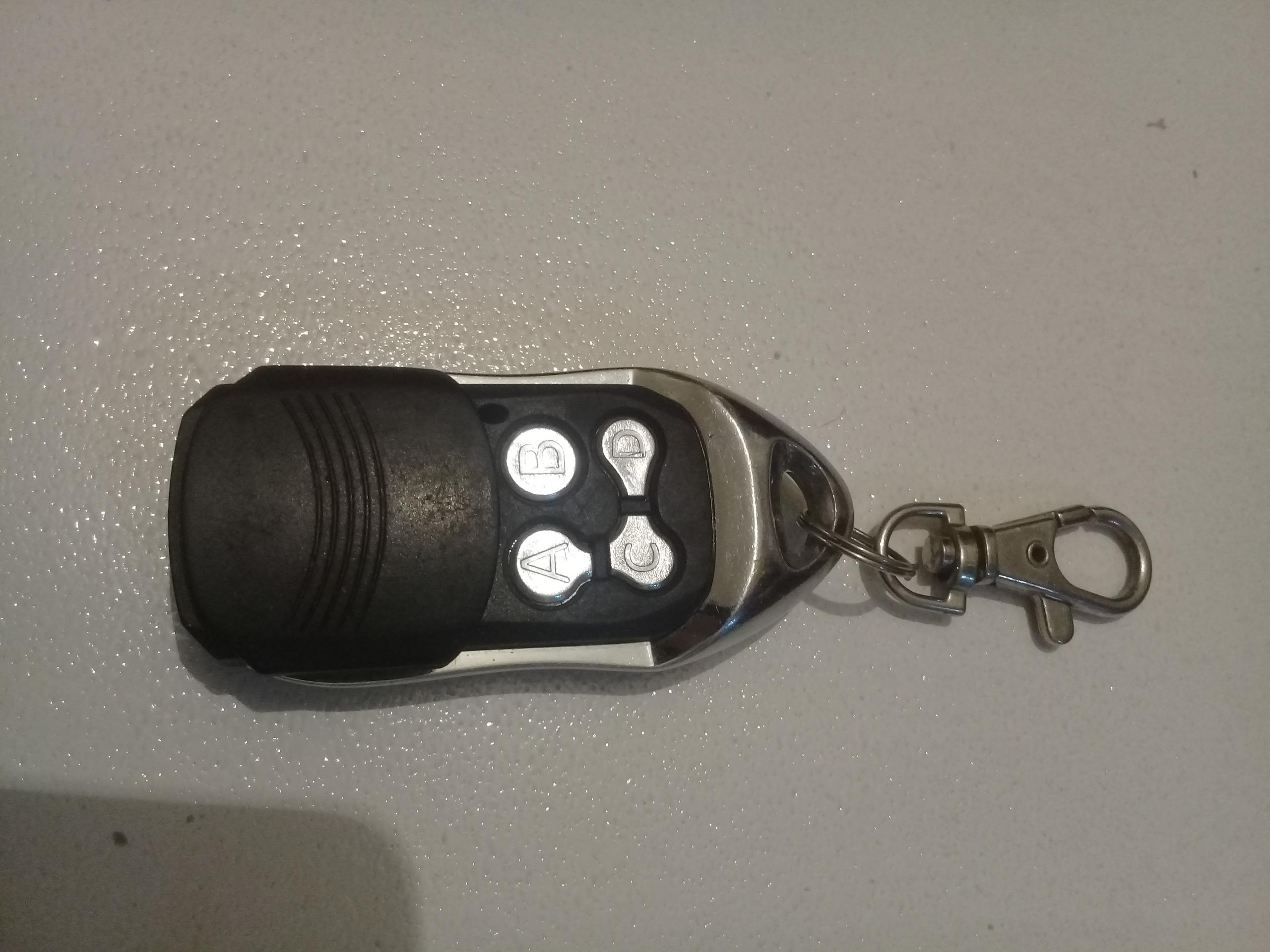 ریموت کنترل 4 دکمه بسیار باکیفیت و خوش ساخت