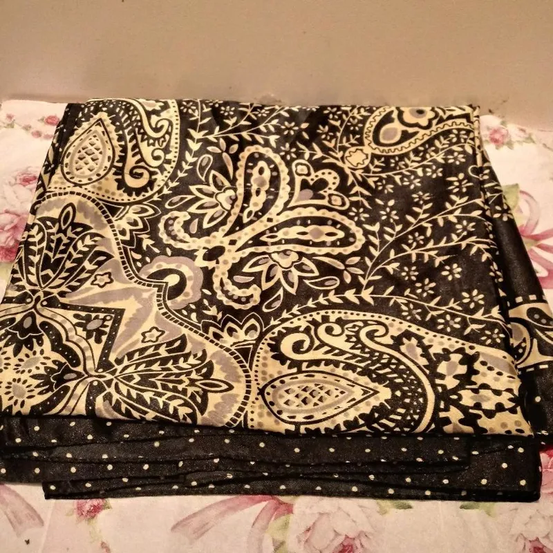 روسری مجلسی زنانه گلدار