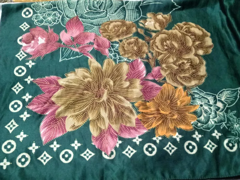 روسری خوشرنگ و وارداتی و خوش طرح