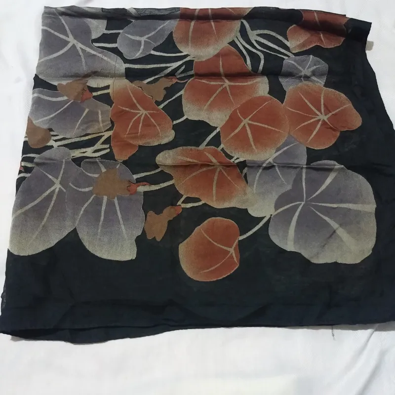 شال نقش پاییزی