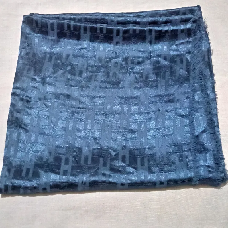 شال آبی خوشرنگ