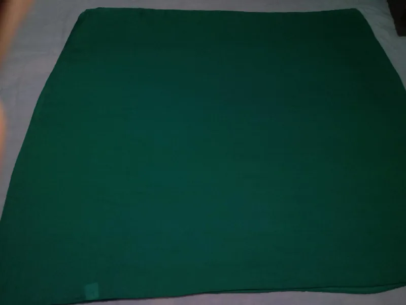 شال نخی ساده وارداتی سبز رنگ مطابق تصویر